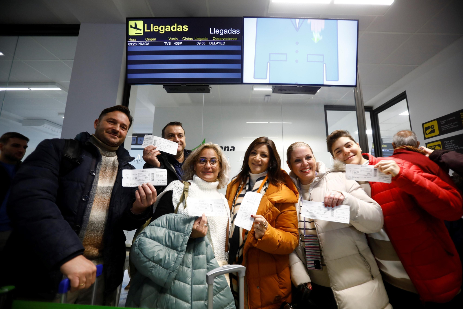 El despegue del el primer vuelo chárter a Europa en el aeropuerto de Córdoba, en imágenes