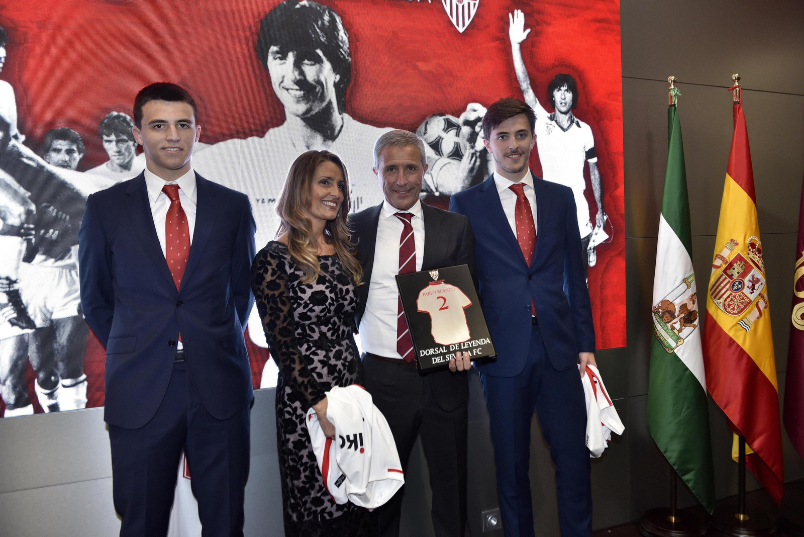 Las imágenes de la entrega del Dorsal del Leyenda a Pablo Blanco