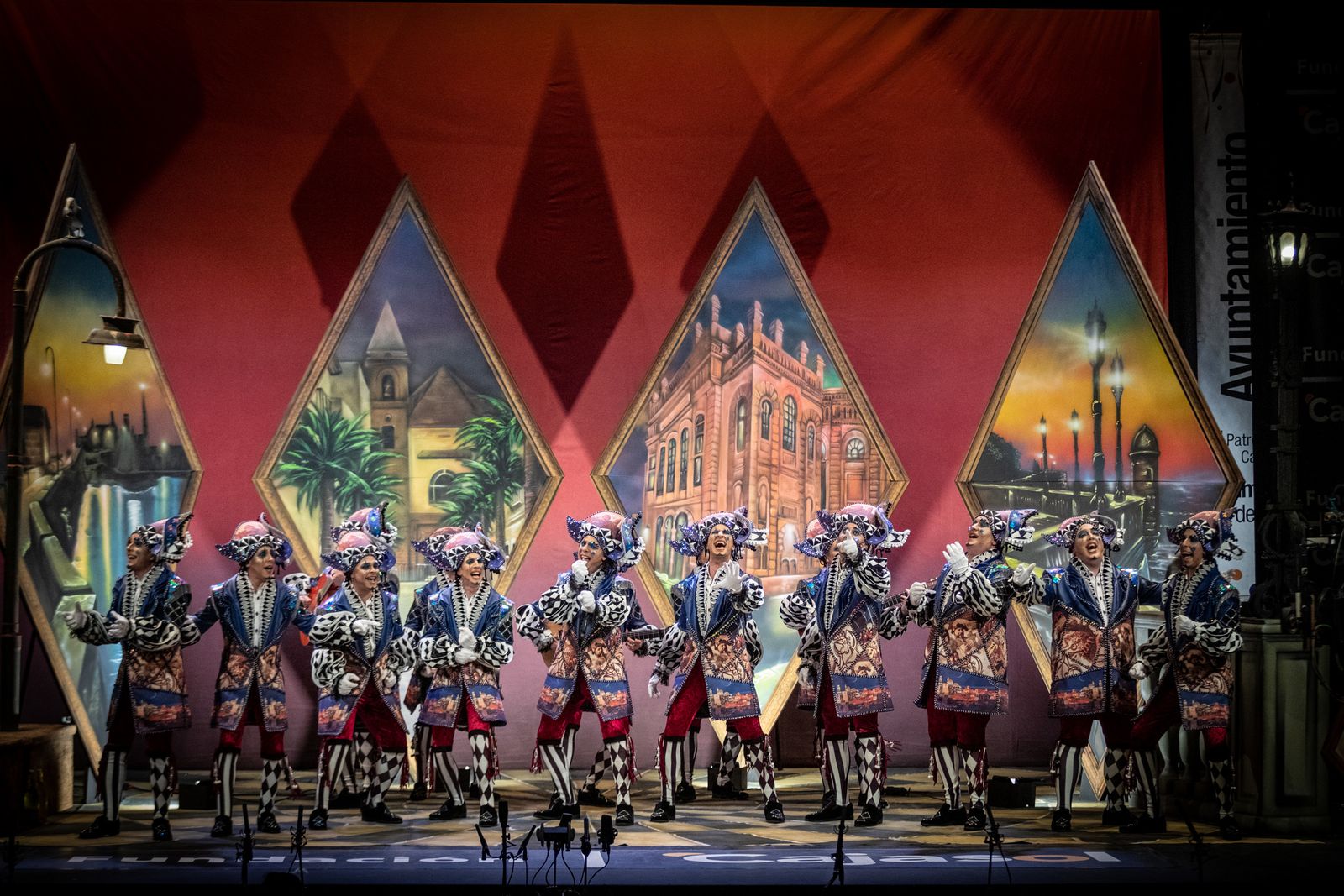 La comparsa de Juan Carlos Aragón 'La gaditanissima' se encargo de cerrar la sesión