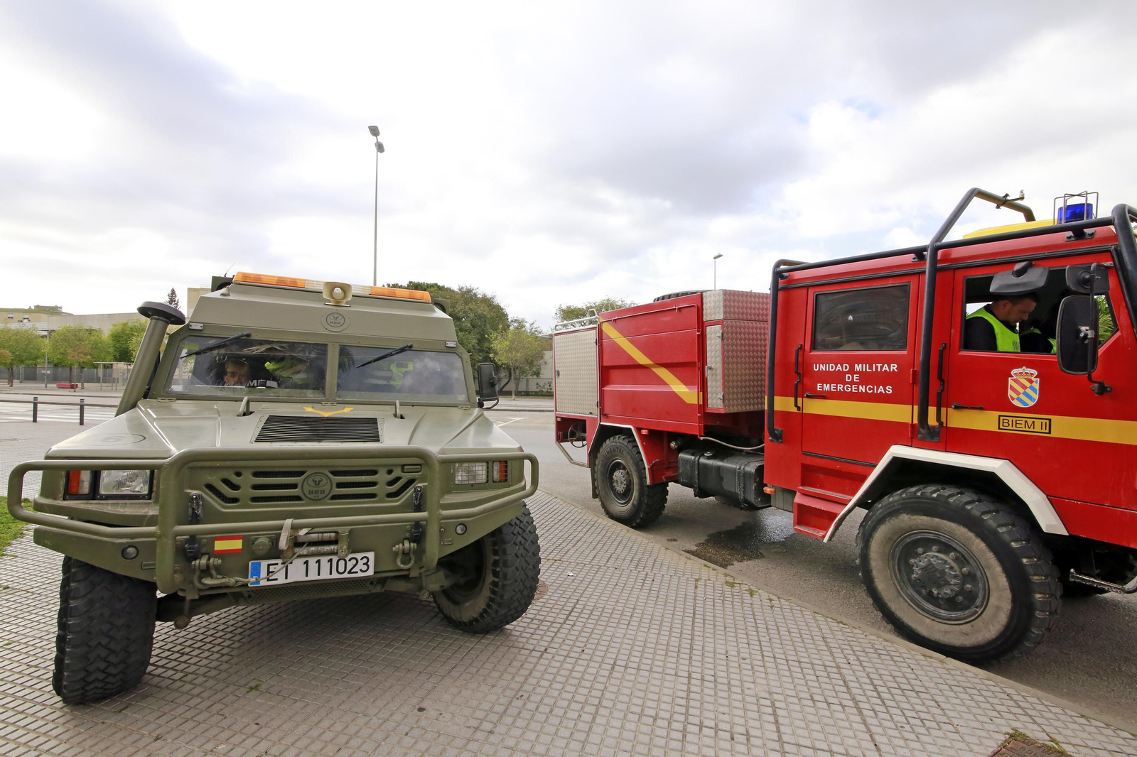 Policía Nacional junto a Infantería de Marina, y la UME en Jerez