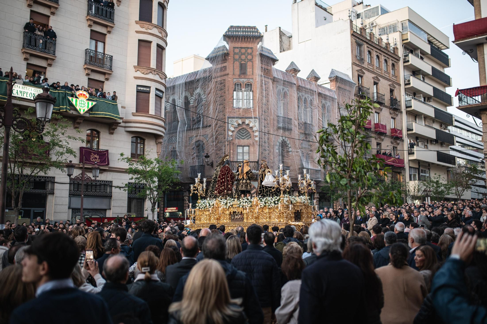 Las imágenes de la Hermandad del Santo Entierro en la Semana Santa de Sevilla 2024