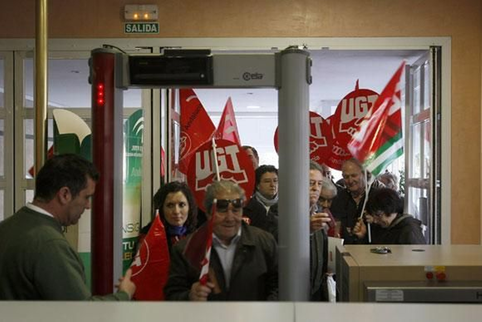 El TSJA investigará el pacto Junta-sindicatos sobre el sector público