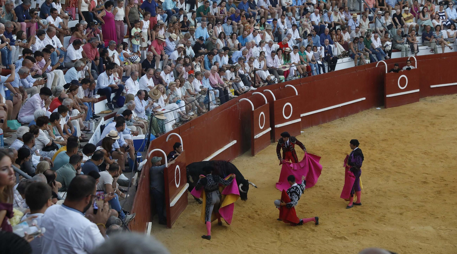 Las fotos de la corrida de toros de David Galván, Daniel Luque y Joaquín Galdós en San Roque