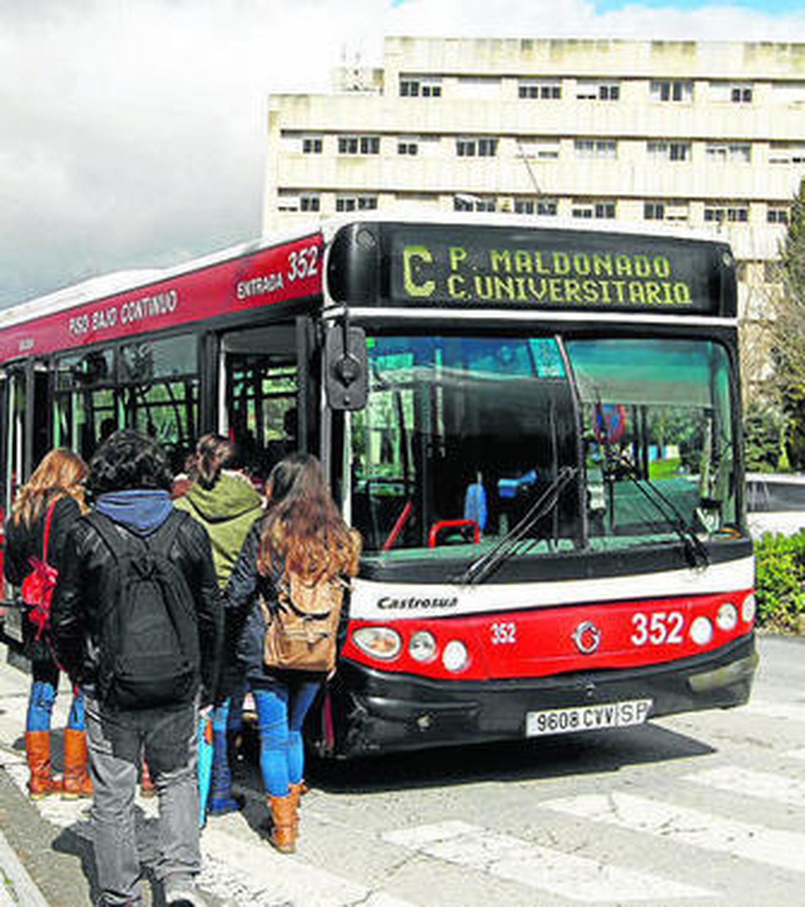 El bonobús solidario garantizará el futuro de este transporte en la ciudad.