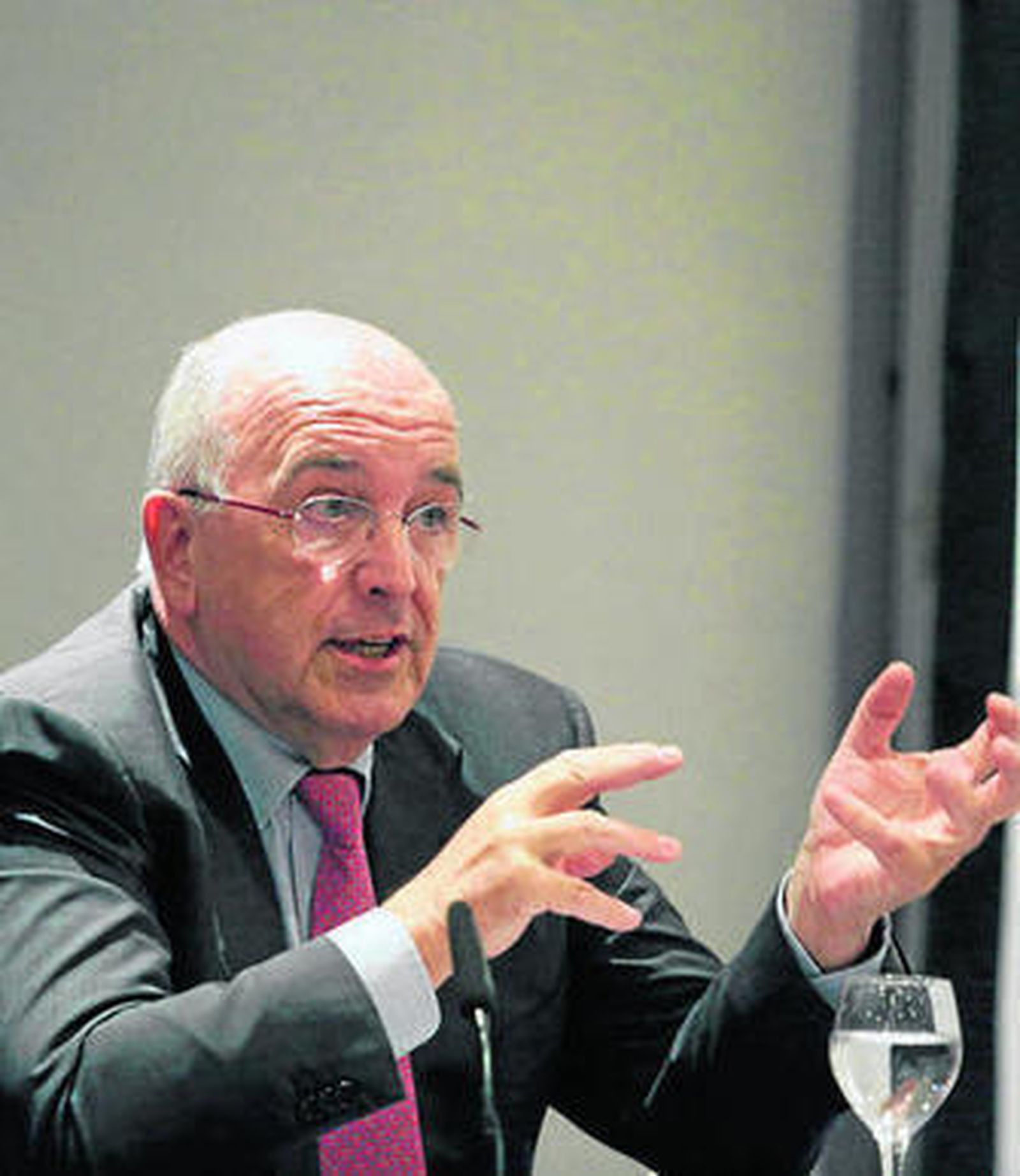 Joaquín Almunia, ayer en Sevilla.