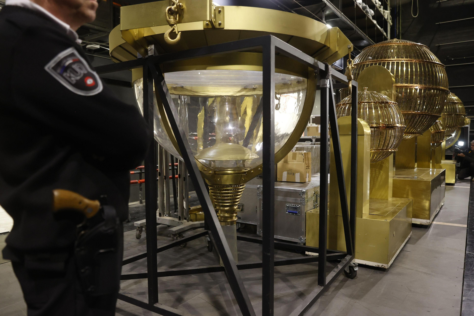 Las imágenes de la llegada de los bombos al Teatro Real