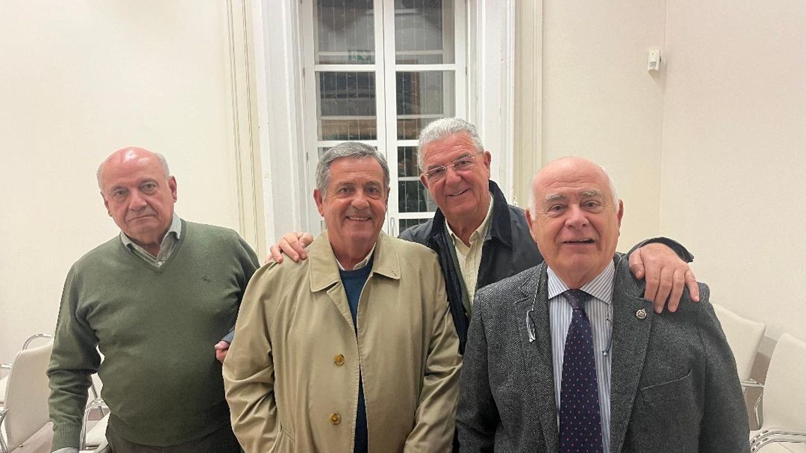 Pedro Barberá, Salvador Luna, Juan Sanles y Antonio Grimaldi, tras finalizar el acto. Pedro Barberá, Salvador Luna, Juan Sanles y Antonio Grimaldi, tras finalizar el acto.