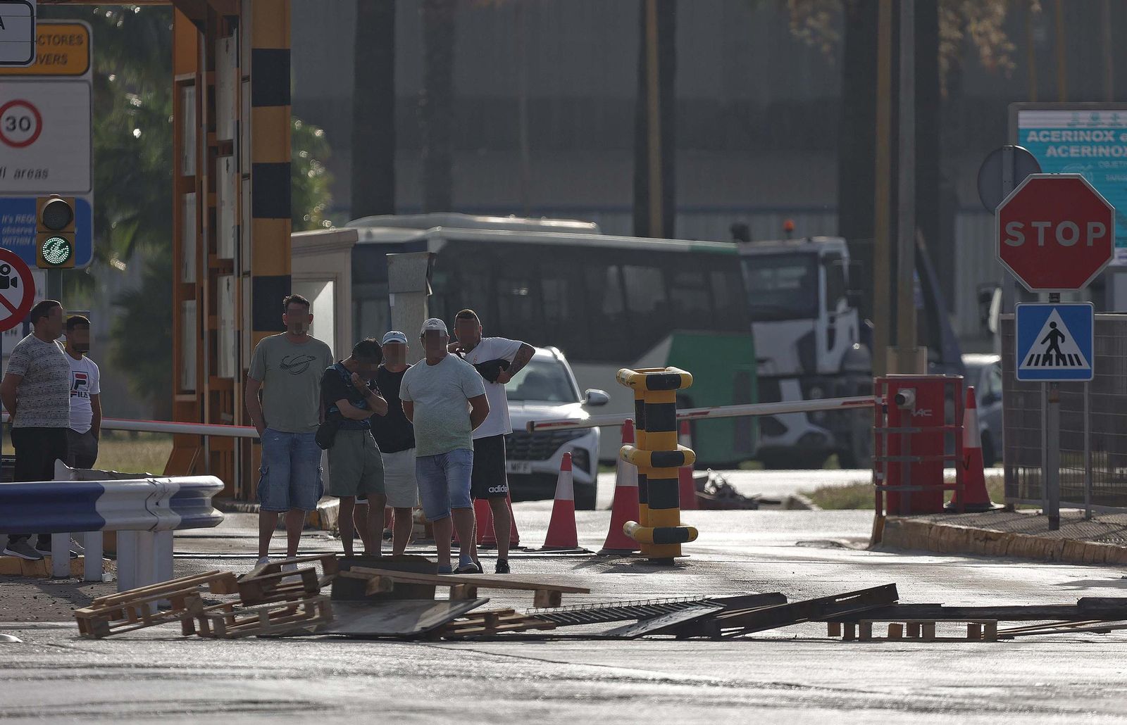 Fotos de la jornada del miércoles de la huelga del metal en el Campo de Gibraltar