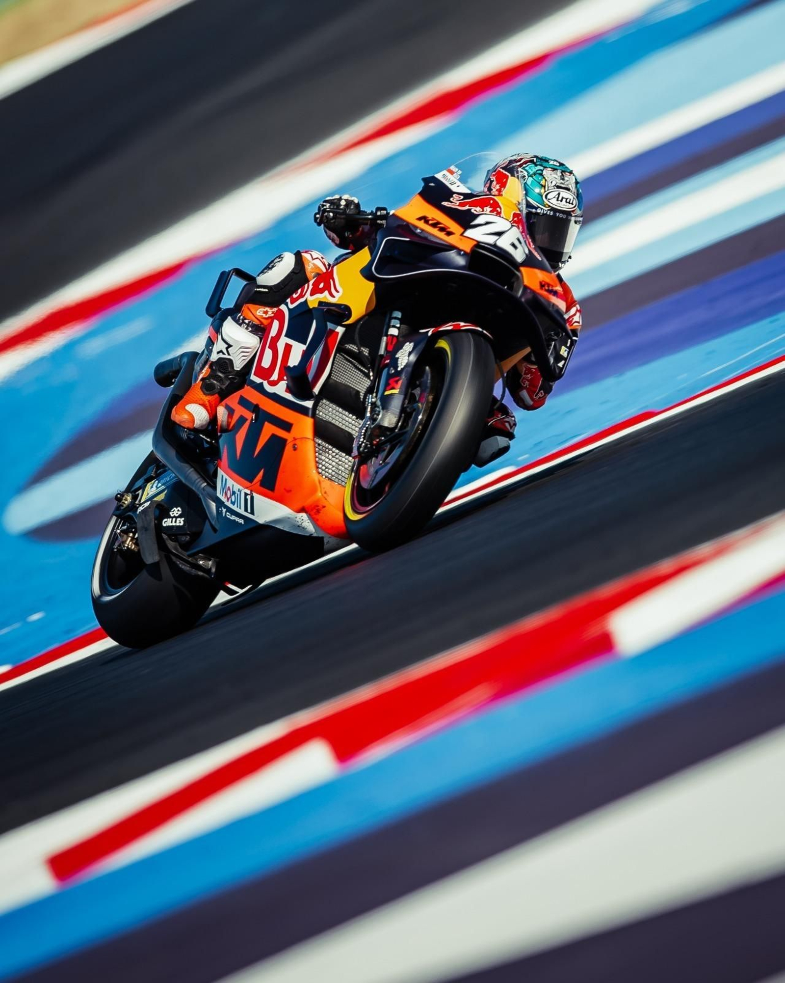 A punto de cumplir los 38 años de edad, Pedrosa sigue impresionando a propios y extraños. A punto de cumplir los 38 años de edad, Pedrosa sigue impresionando a propios y extraños.