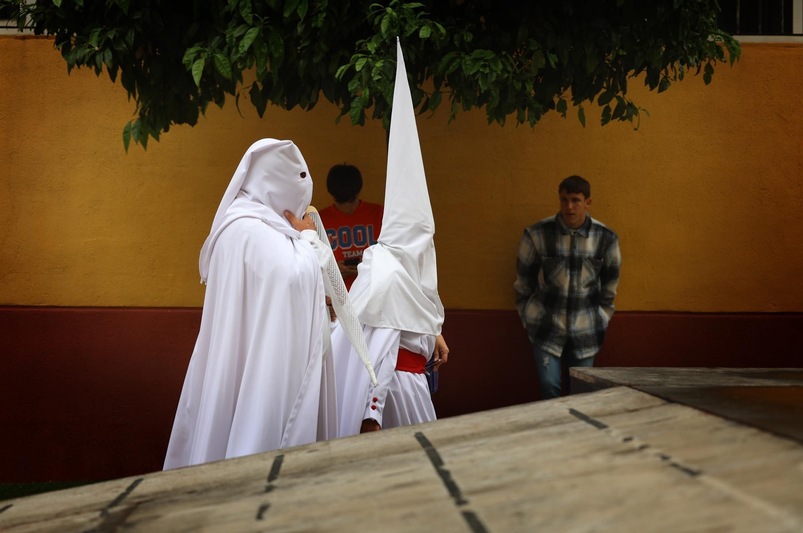 Las mejores imágenes del Lunes Santo en Huelva: Hermandad de las Tres Caídas