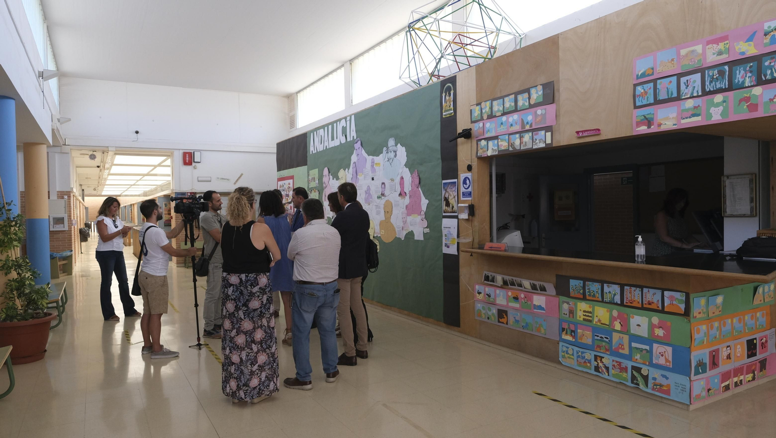 Imágenes del comienzo del nuevo curso de Secundaria en el IES Aurantia de Benahadux