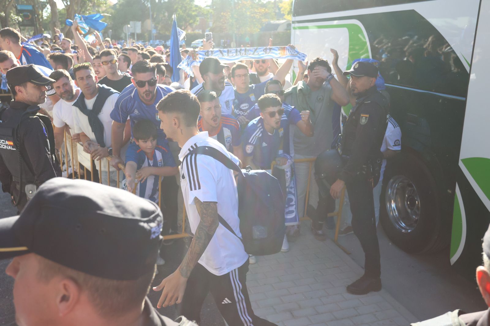Así ha sido el recibimiento al Xerez CD en los aledaños de Chapín para el derbi