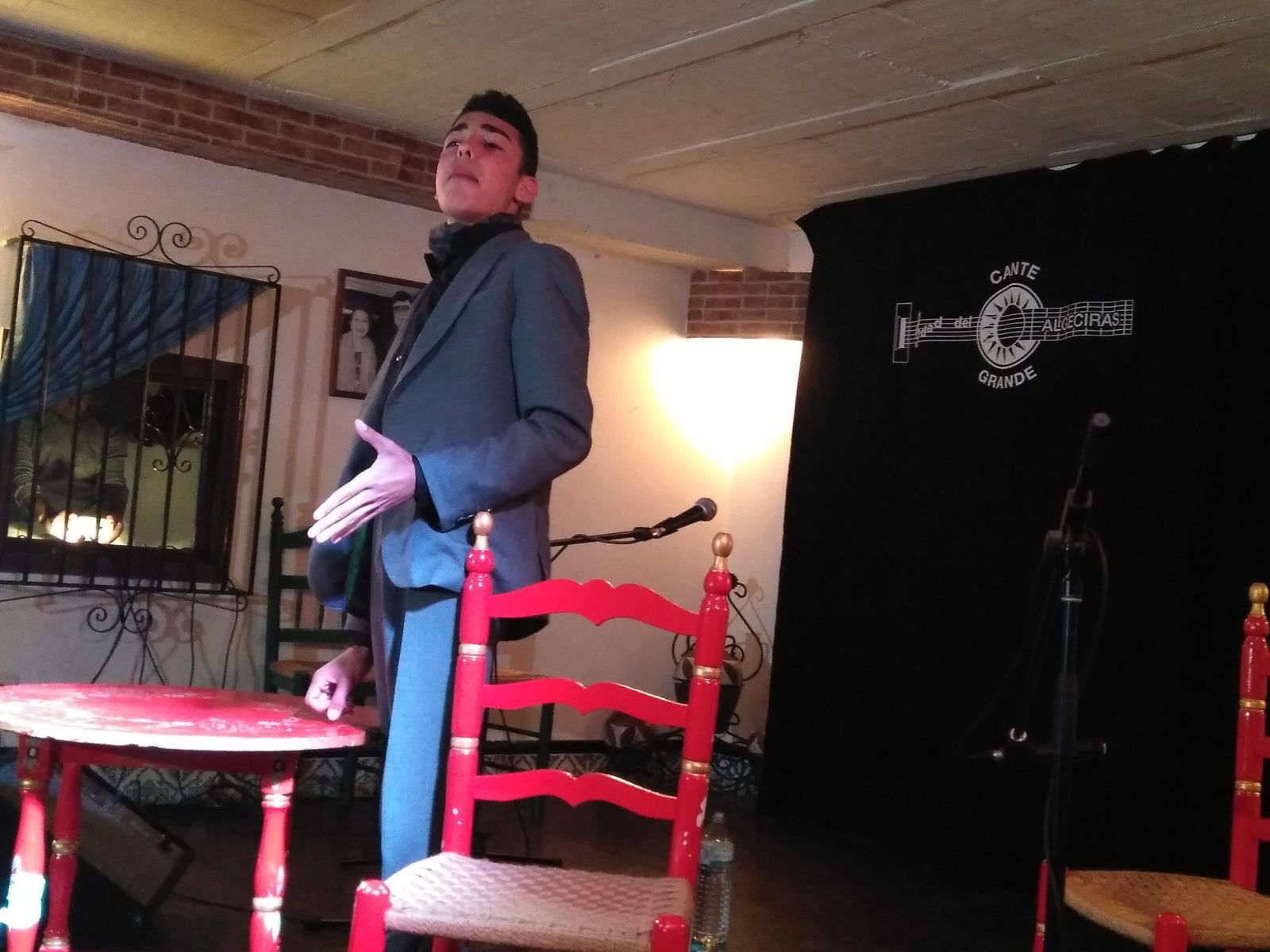 Purili, durante la velada del viernes en la Sociedad del Cante Grande.