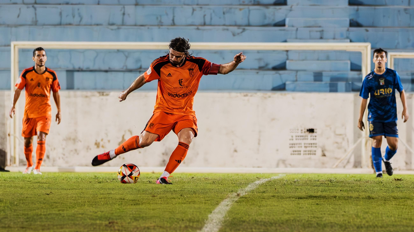 Las imágenes del triunfo del Xerez CD en el Trofeo Antonio Moure