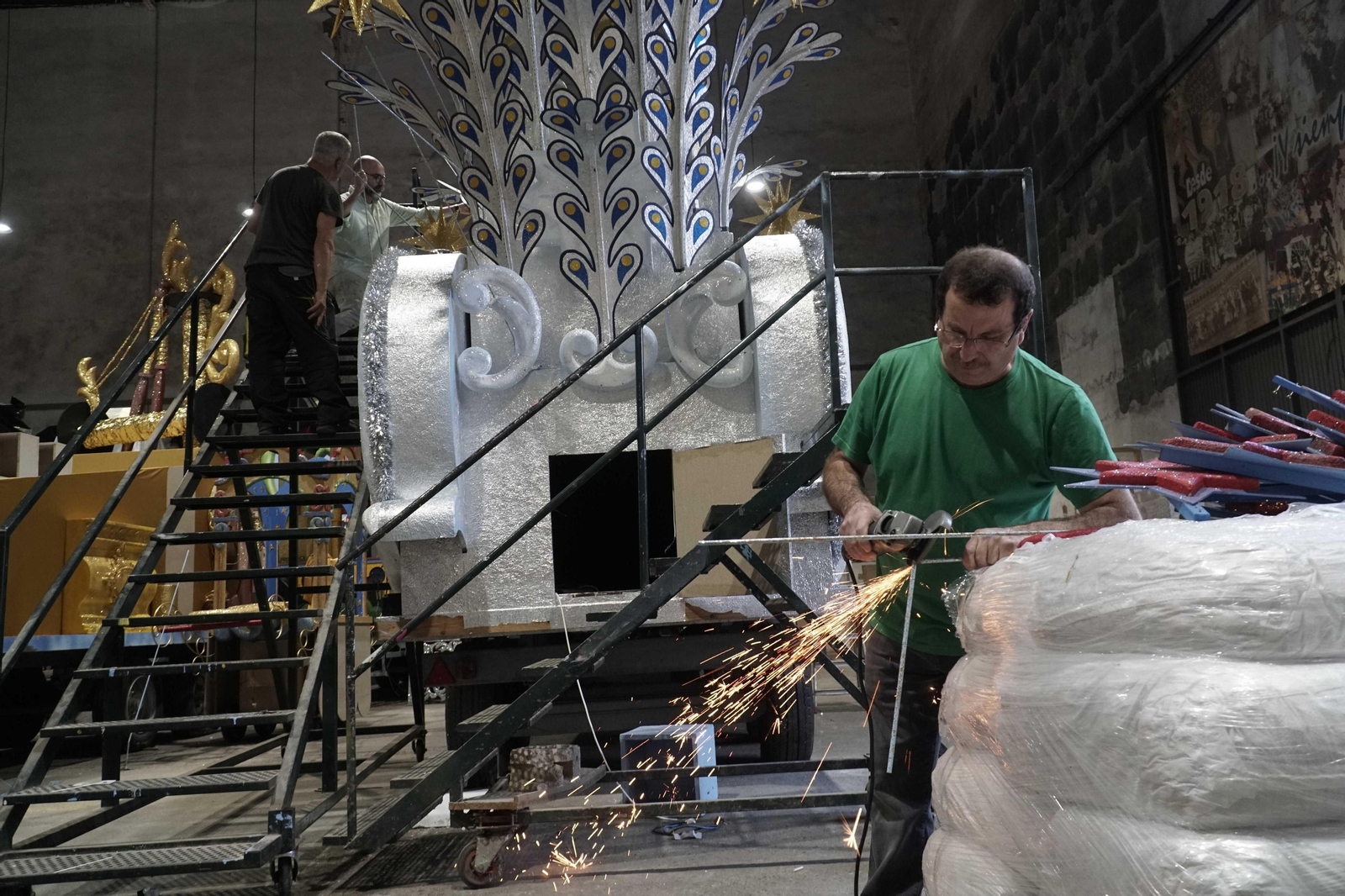 Así se construye la Cabalgata de Reyes Magos de Sevilla 2022