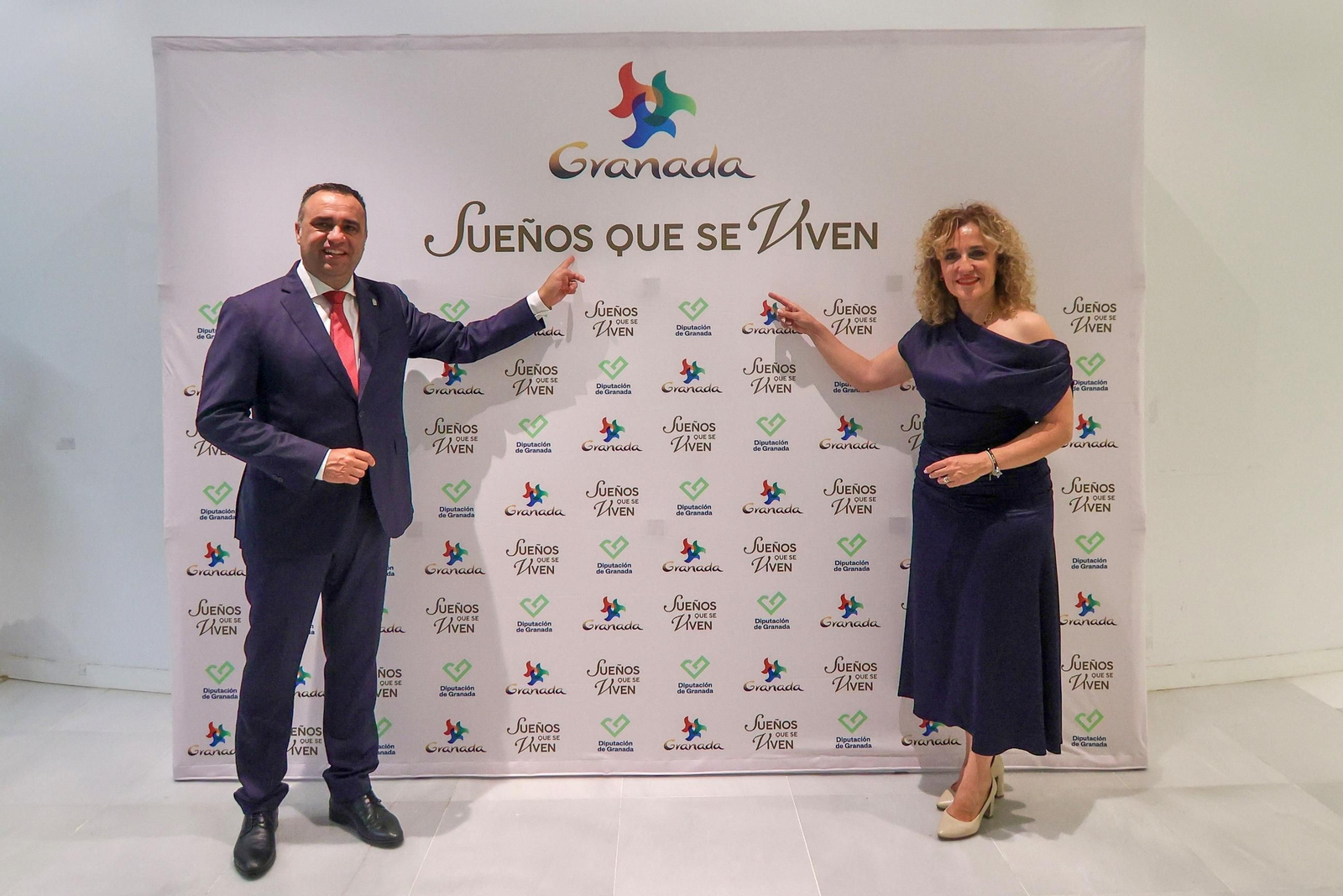 La presentación de la nueva imagen con la Granada se promocionará en el mundo, en imágenes