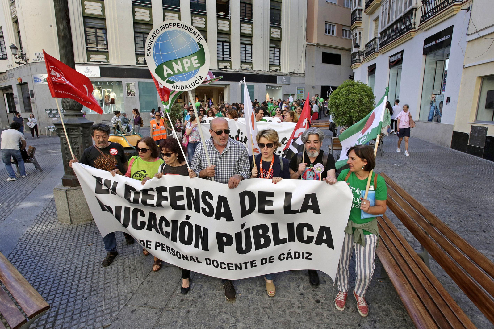 Una manifestación en defensa de la educación pública en Cádiz.
