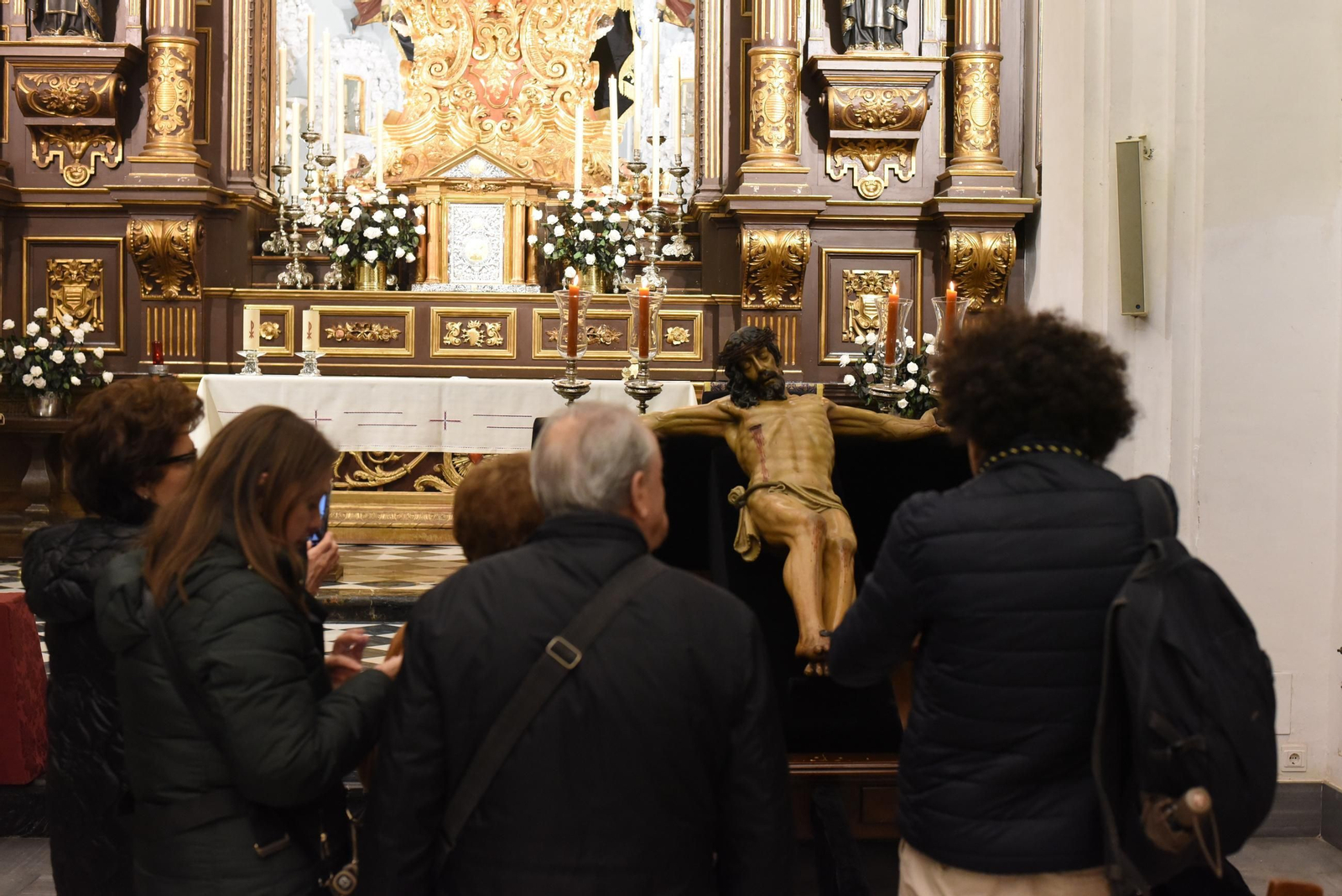 Las mejores imágenes del vía crucis del Cristo de la Clemencia en Córdoba