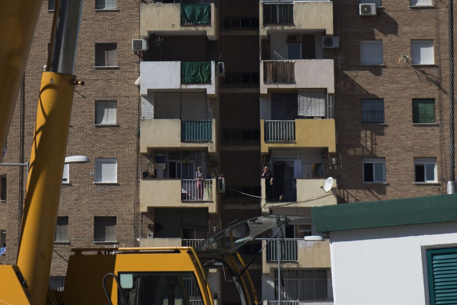 Las imágenes de la instalación del nuevo transformador de la zona Norte de Granada