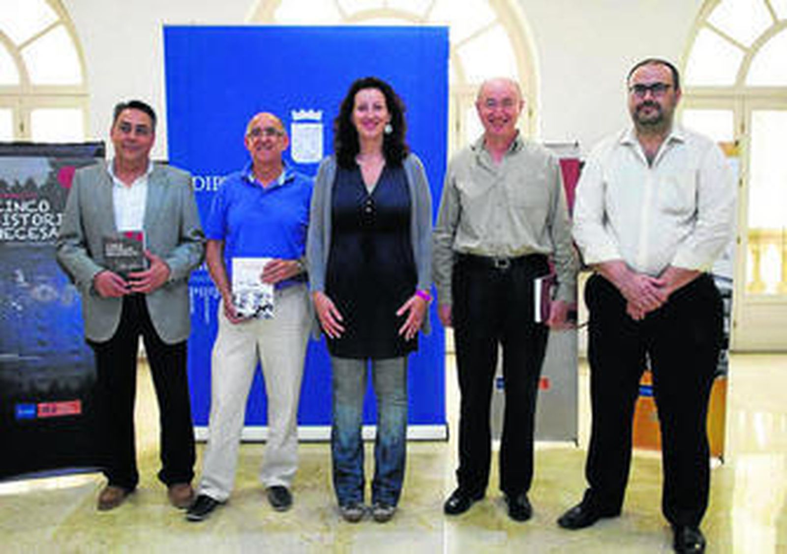 La diputada María Vázquez con Alfonso Viciana, Francisco Haro, Antonio José Ortiz y Rafael Leopoldo Aguilera.