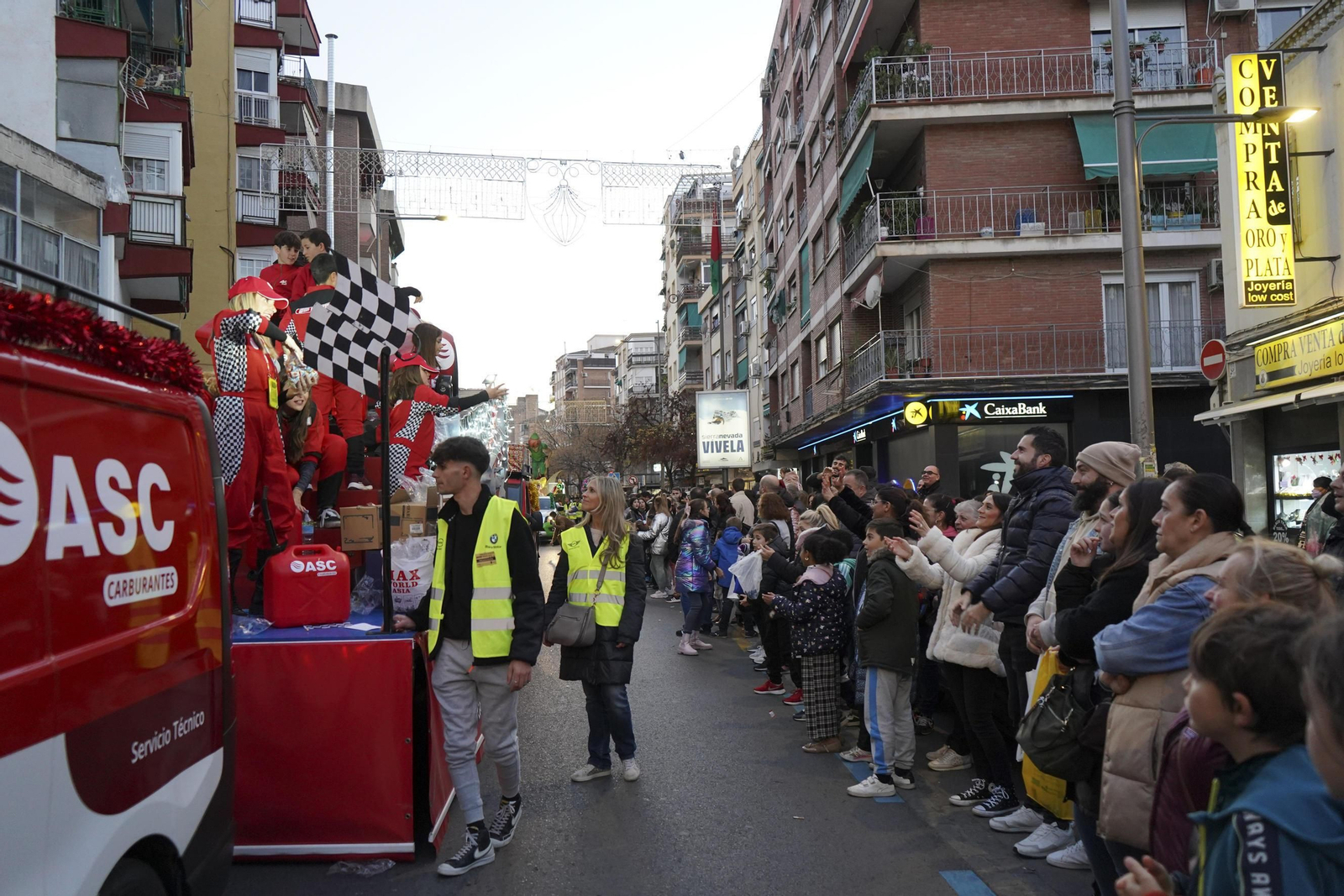 La cabalgata de los Reyes Magos de Granada, en imágenes