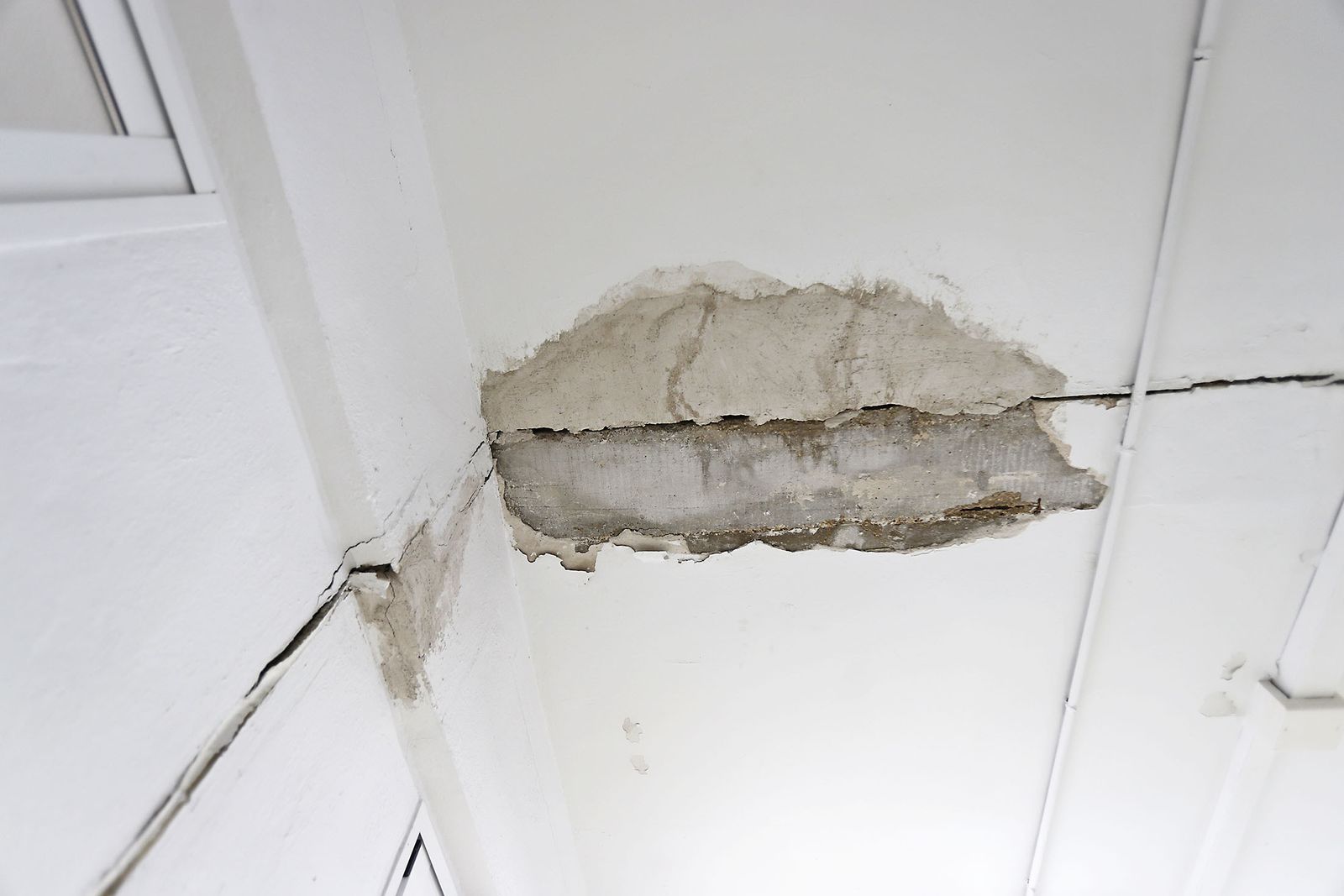 Grietas en un techo, en una imagen de archivo.