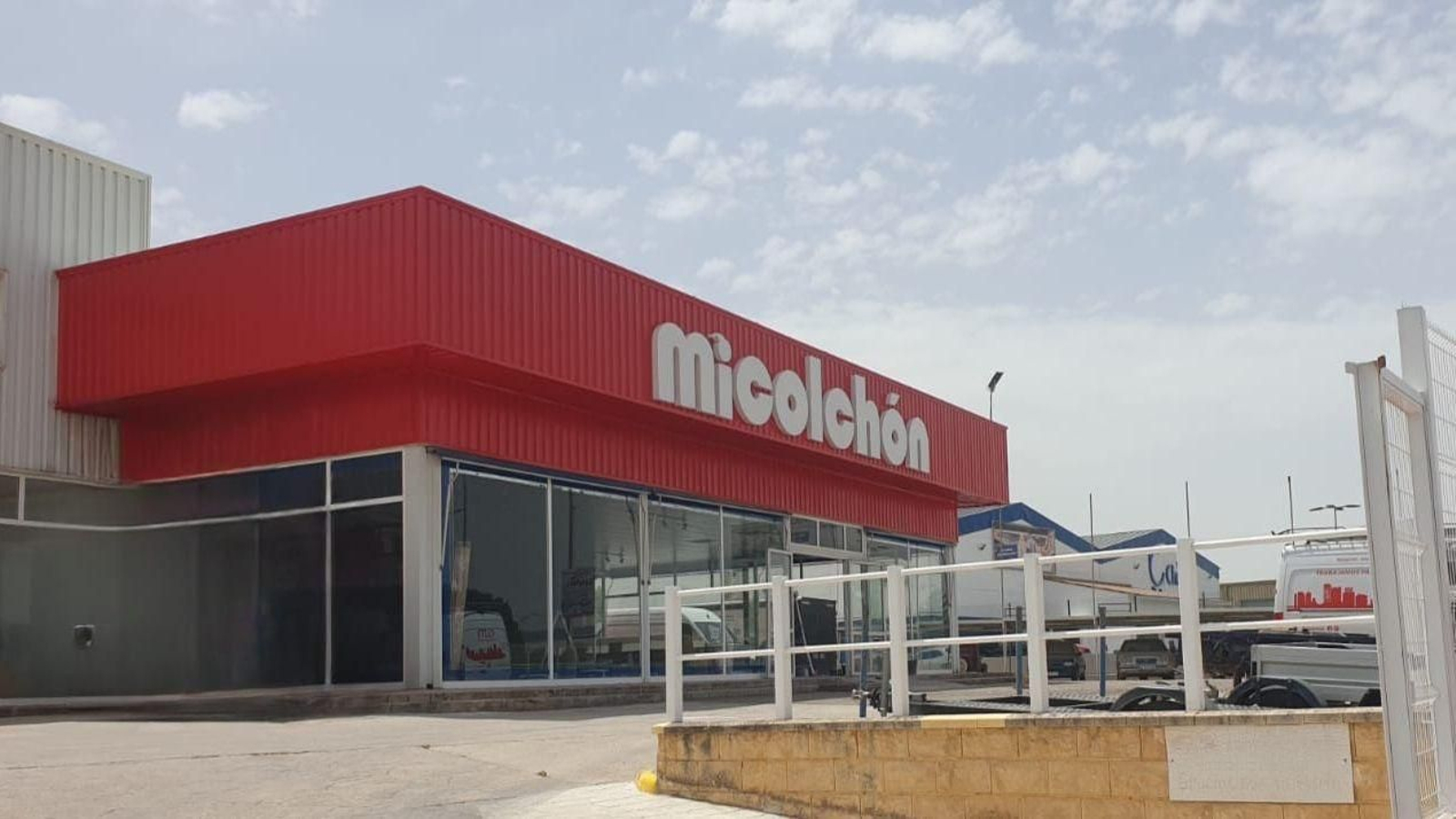Establecimiento de la cadena MiColchón. Establecimiento de la cadena MiColchón.