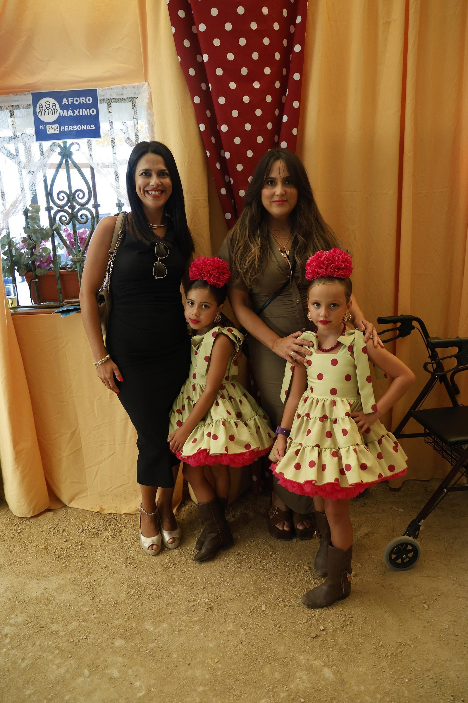 Búscate en las fotos del jueves en la Feria de Tarifa 2025