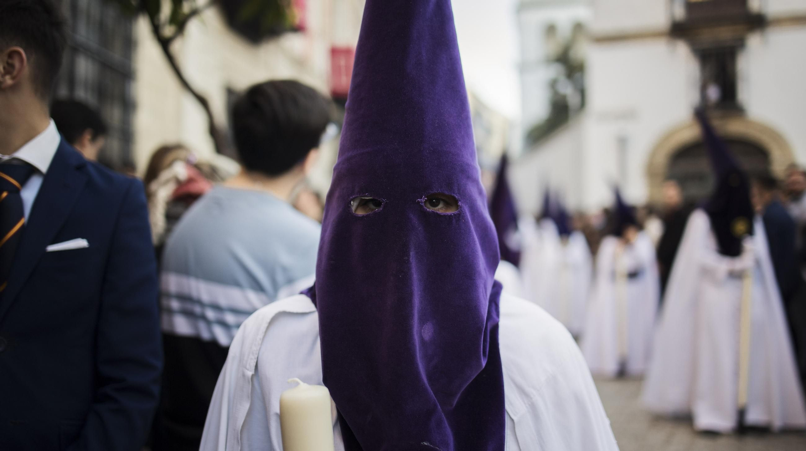 Imágenes de la Hermandad de El Mayor Dolor en el Jueves Santo de Jerez 2025