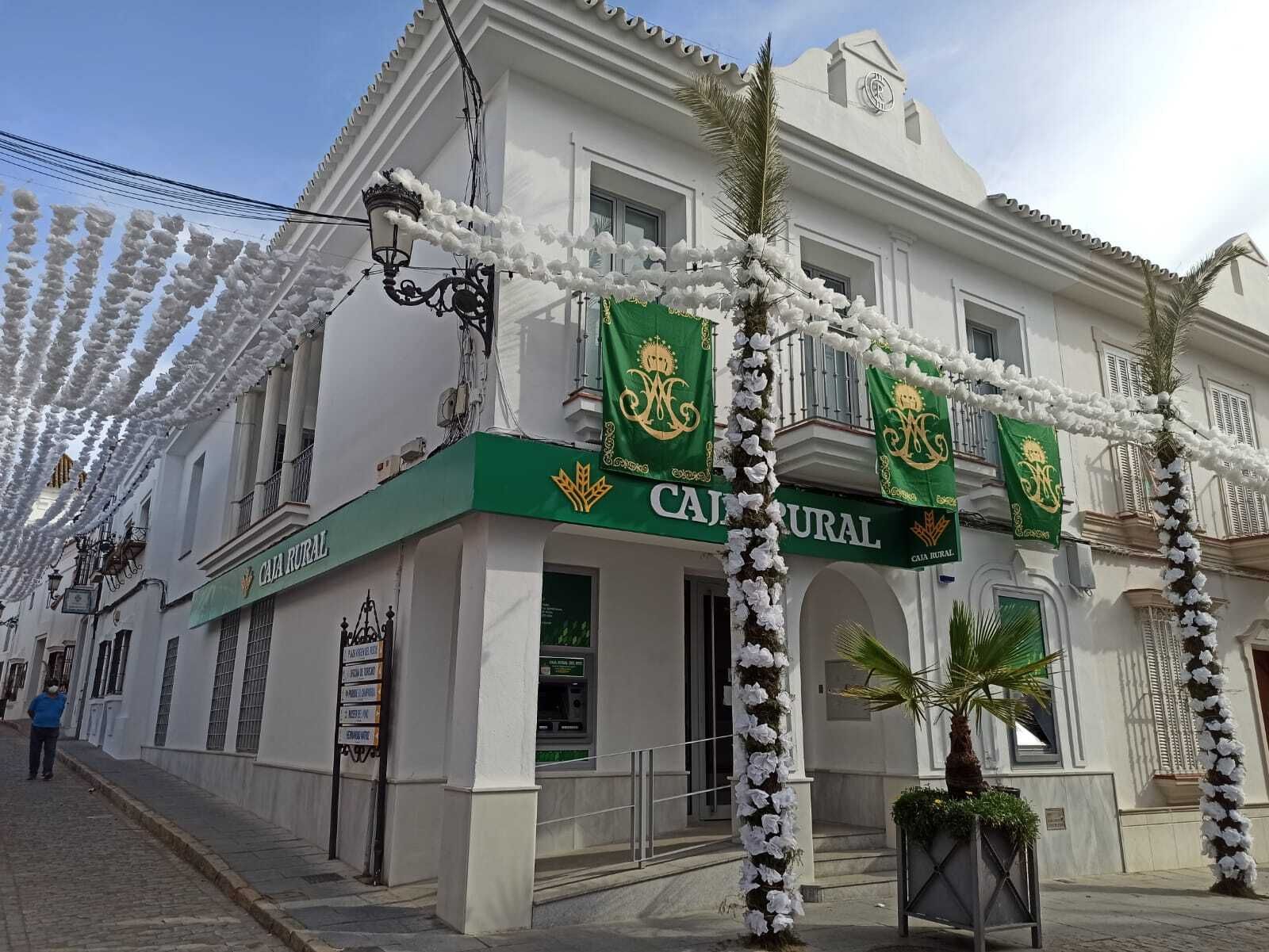 La oficina de la Caja Rural del Sur del Almonte, con su nueva 'imagen'.