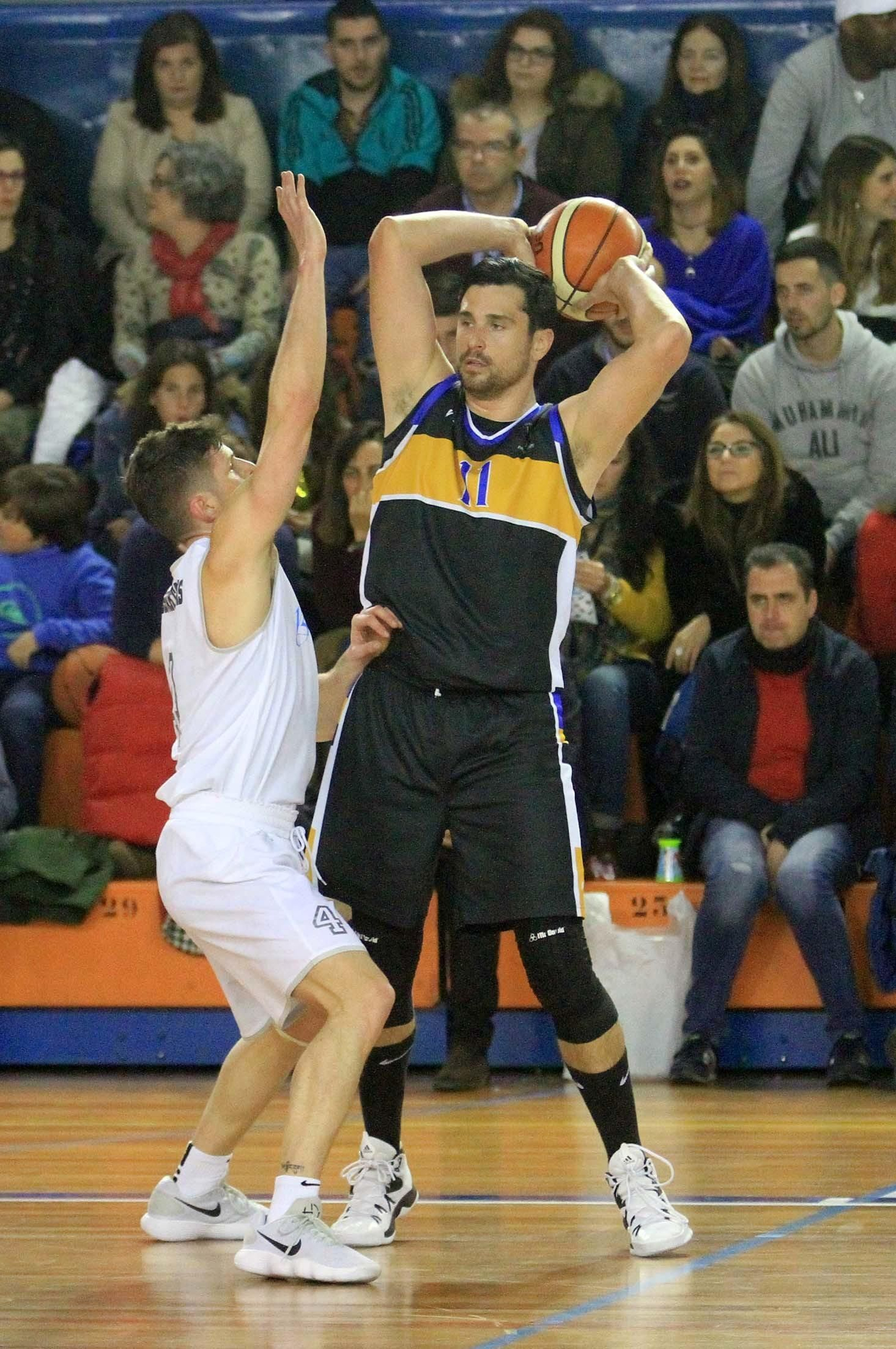 Imágenes del partido de baloncesto Enrique Benítez- Benahavís
