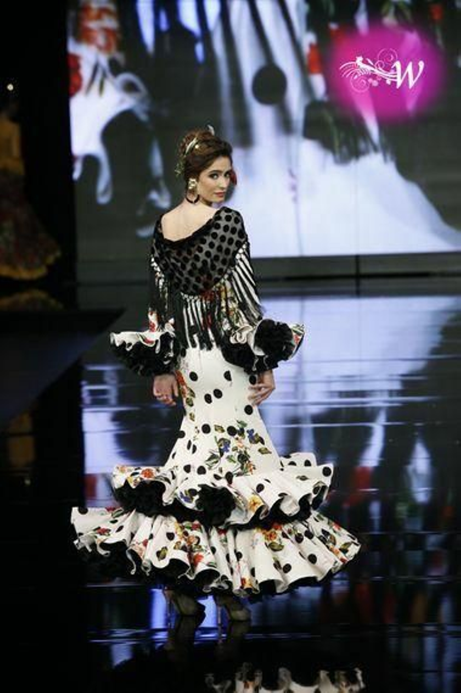 Yolanda Moda Flamenca soprende con 'Firmamento', así es su nueva colección para Simof 2020