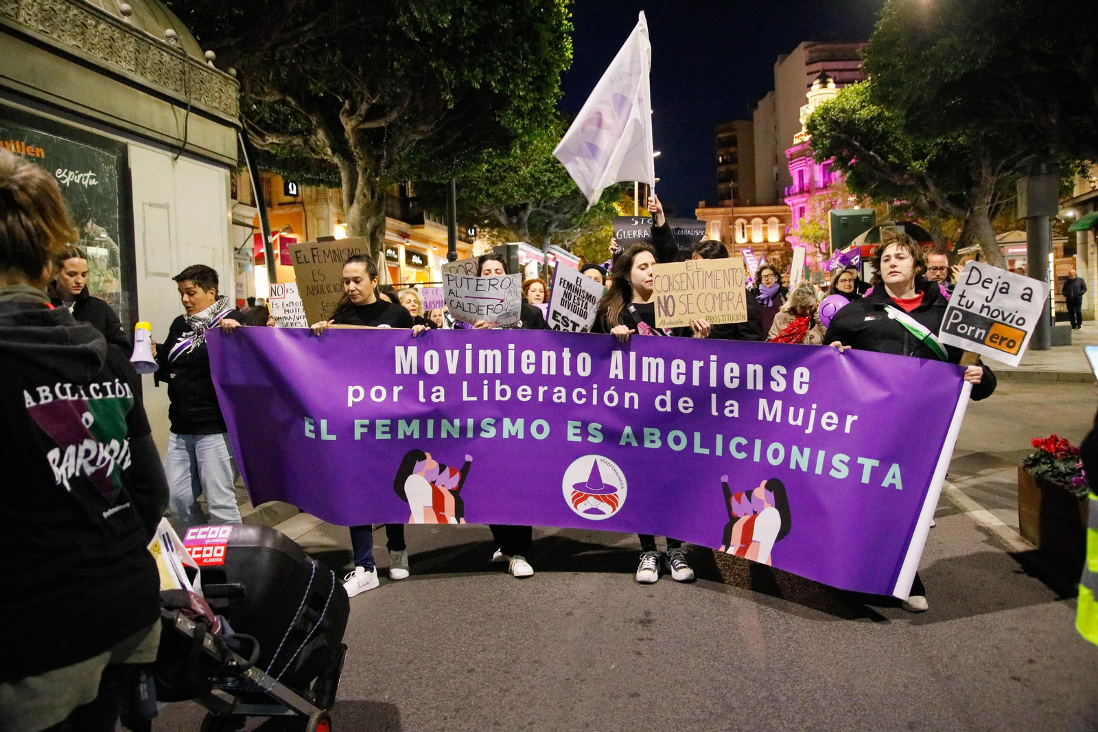 Galería de imágenes por el día de la mujer en Almería