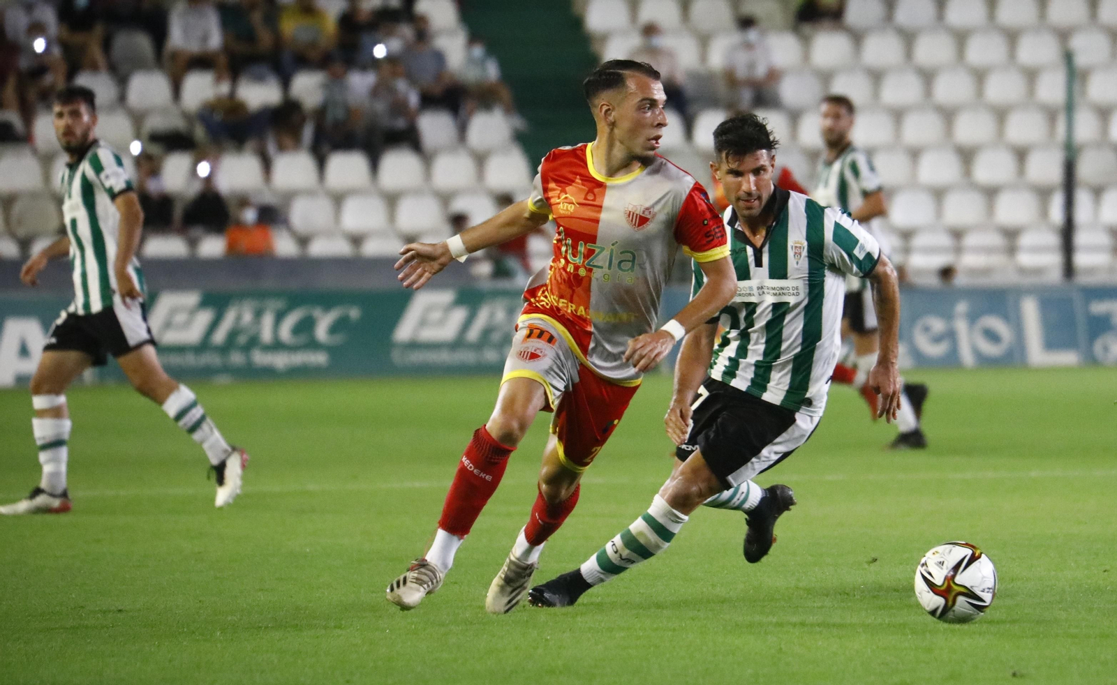 El cordobés Sergio García, durante el encuentro de la primera vuelta ante el Córdoba. El cordobés Sergio García, durante el encuentro de la primera vuelta ante el Córdoba.