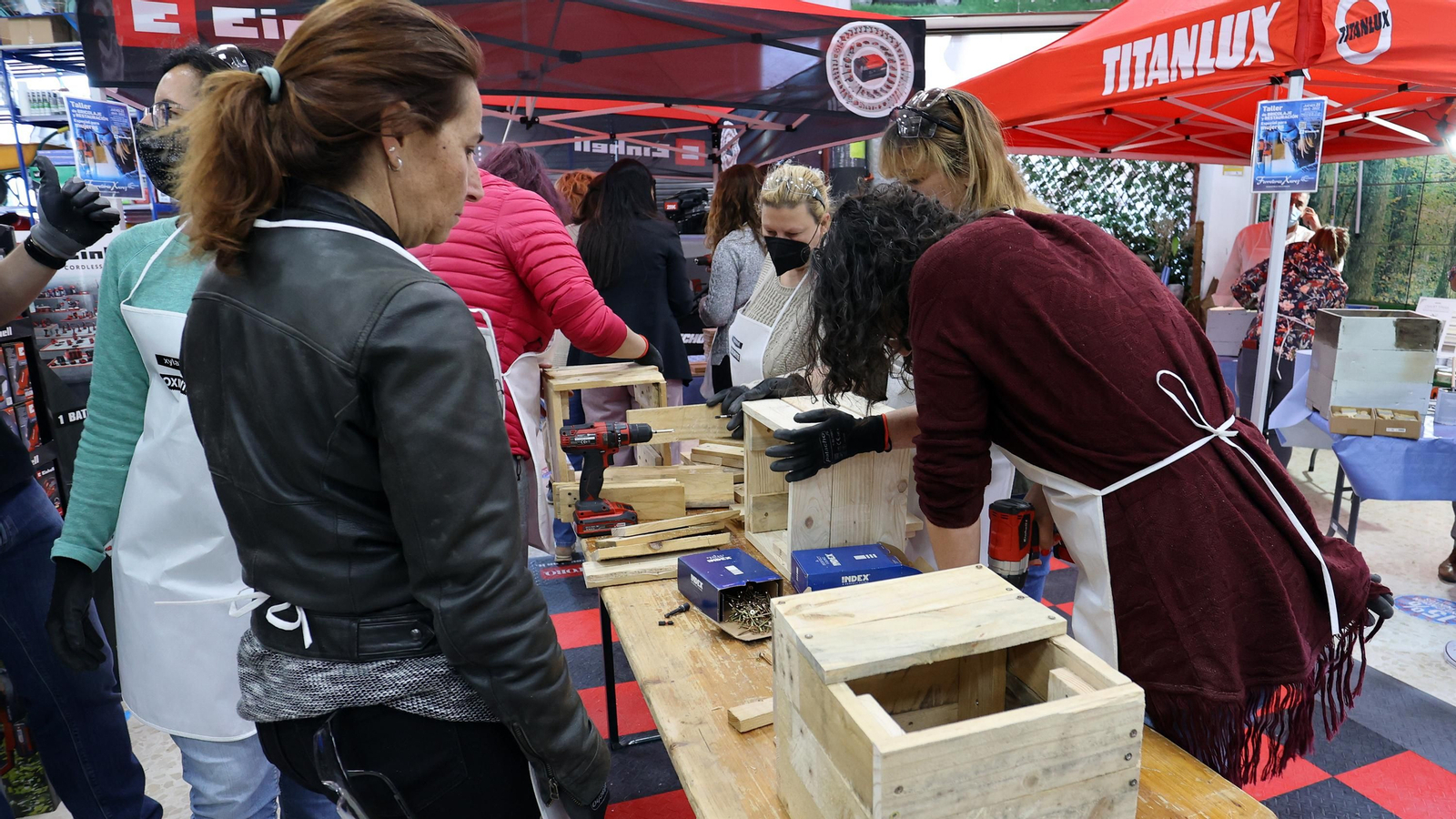 Taller de bricolaje para mujeres de Ferretería Xerez