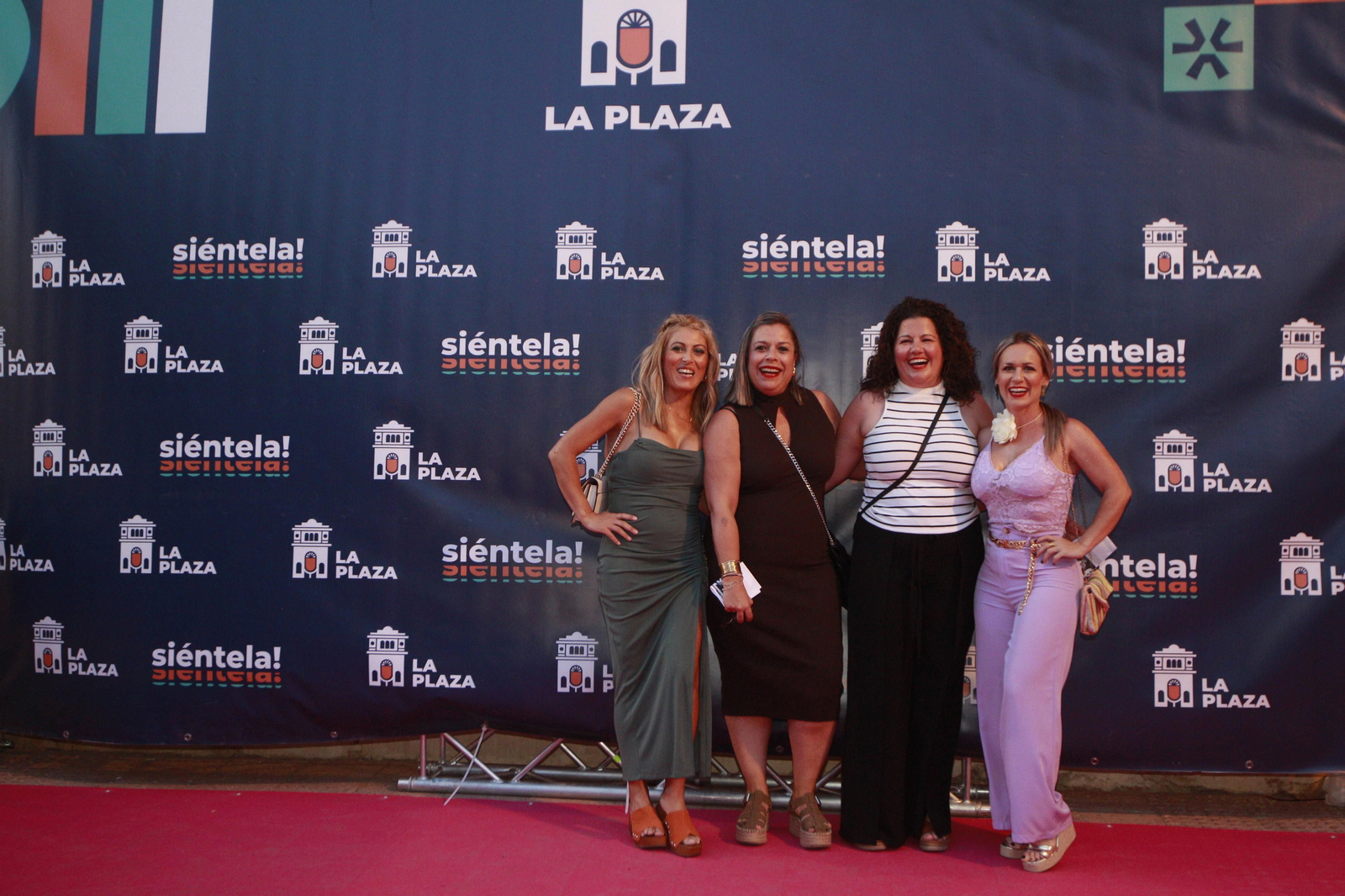 Isabel Pantoja cautiva al público de Almería en la plaza de toros