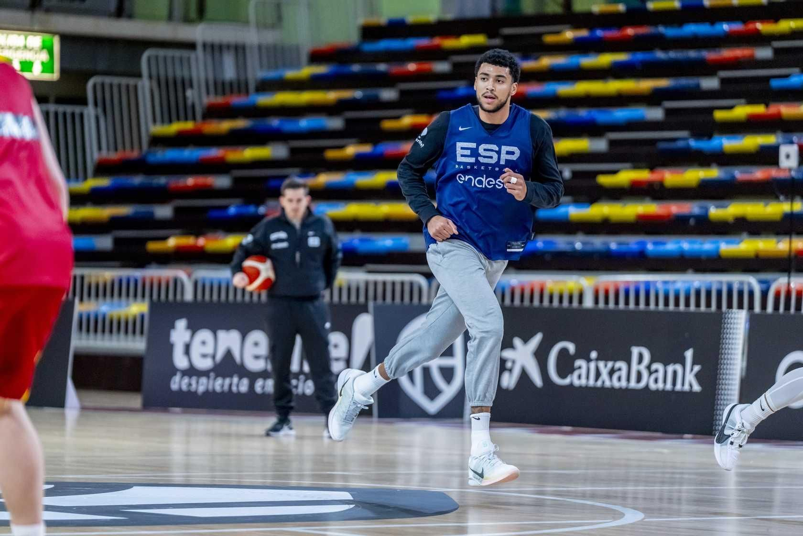 Alberto Díaz, Francis Alonso y Paco Aurioles, en la primera España de Chus Mateo