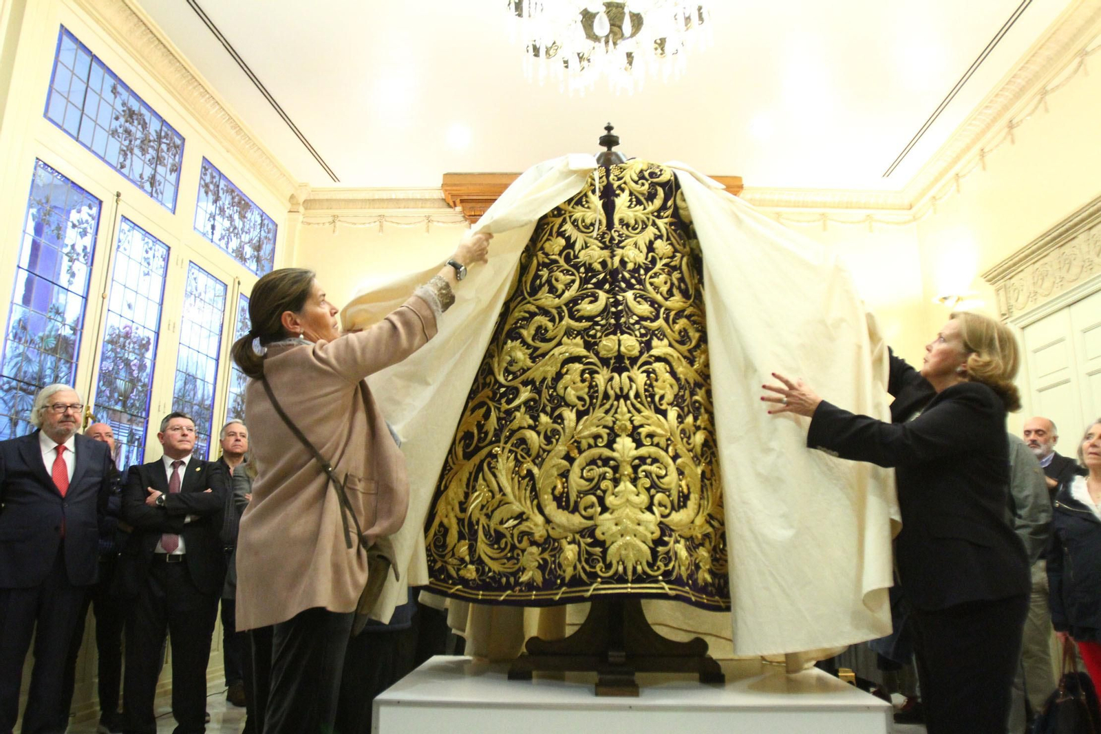 Presentación de la nueva túnica del Nazareno