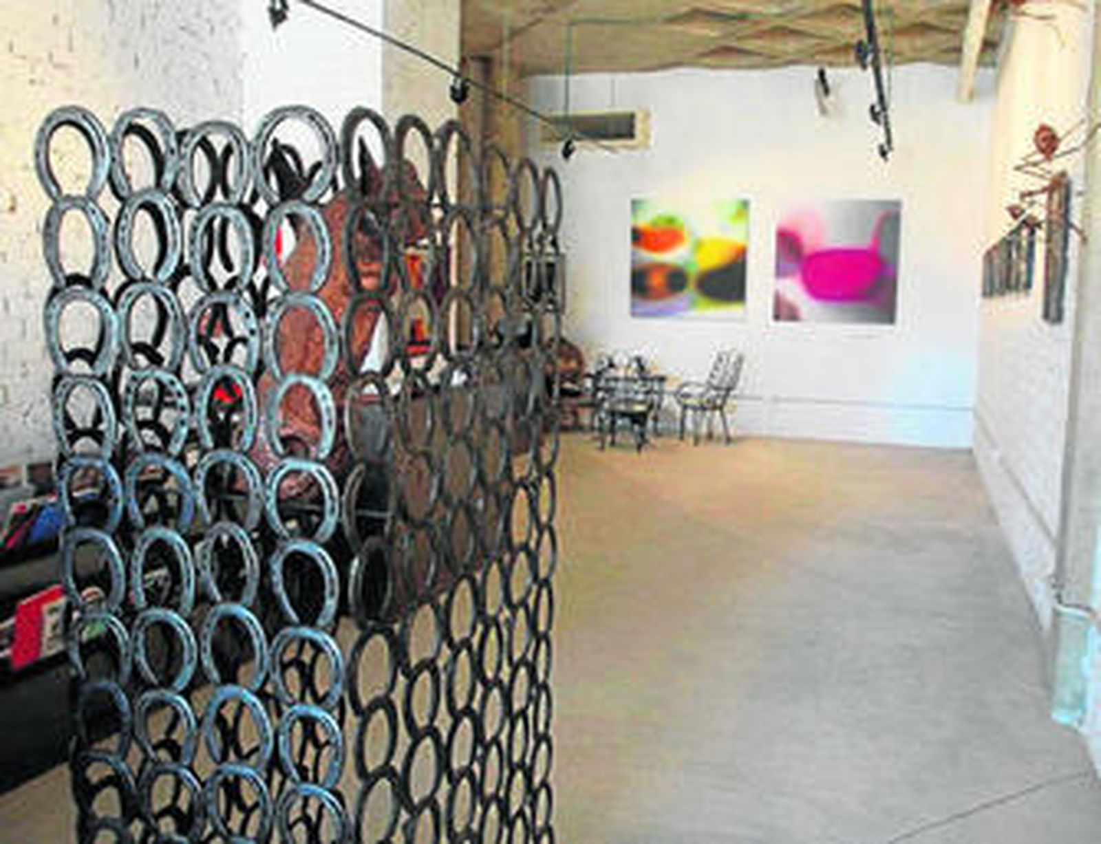 Imagen general de las obras de arte instaladas en la galería Nando Argüelles.