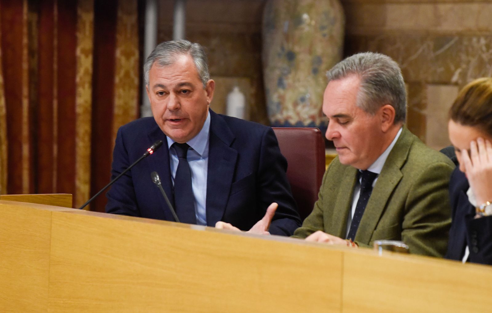 Sanz y Bueno durante la última sesión plenaria celebrada en la Casa Consistorial.