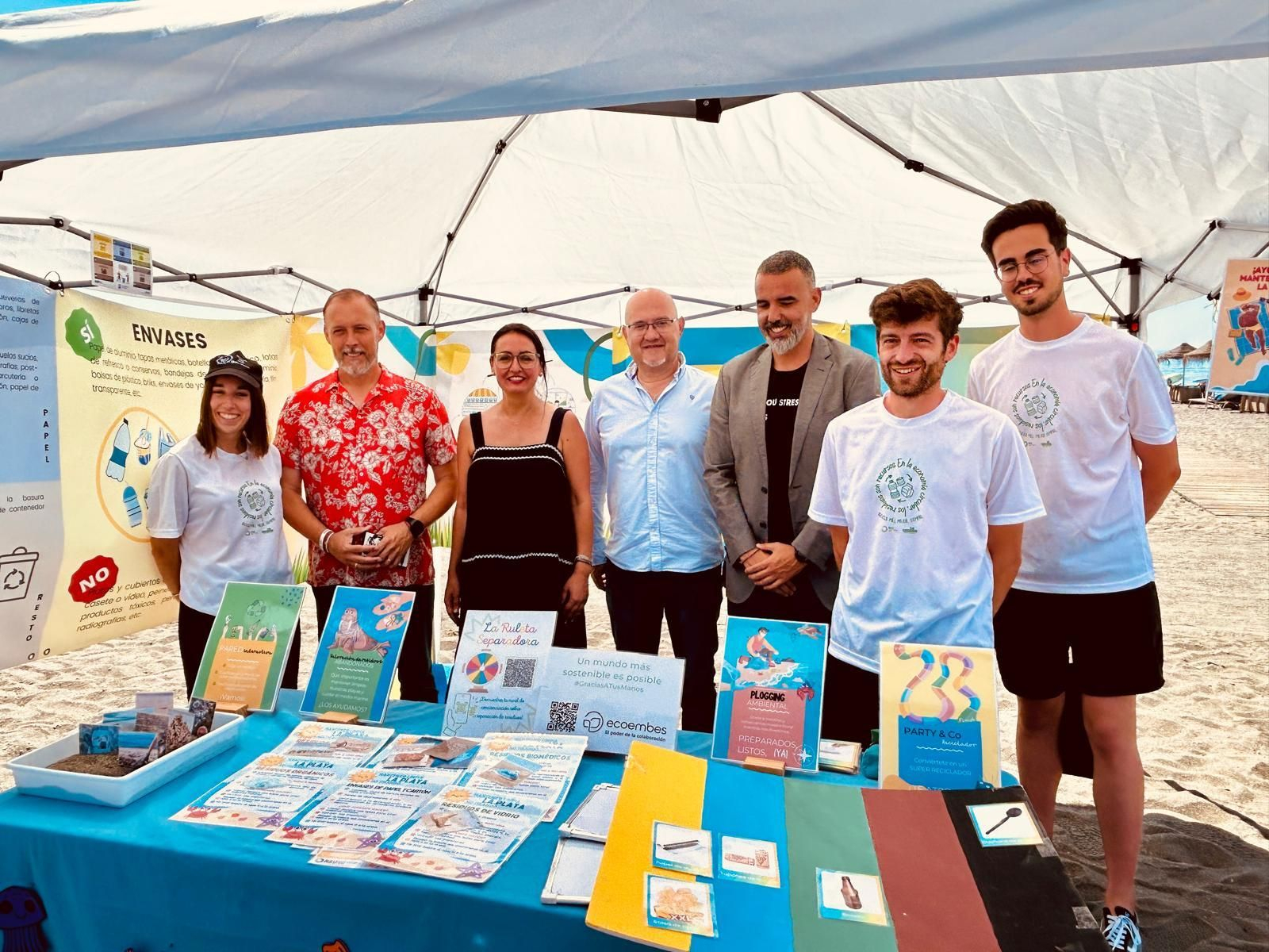 Presentación de la campaña de reciclaje ‘De envase a envase, recircúlate’ de Torre del Mar