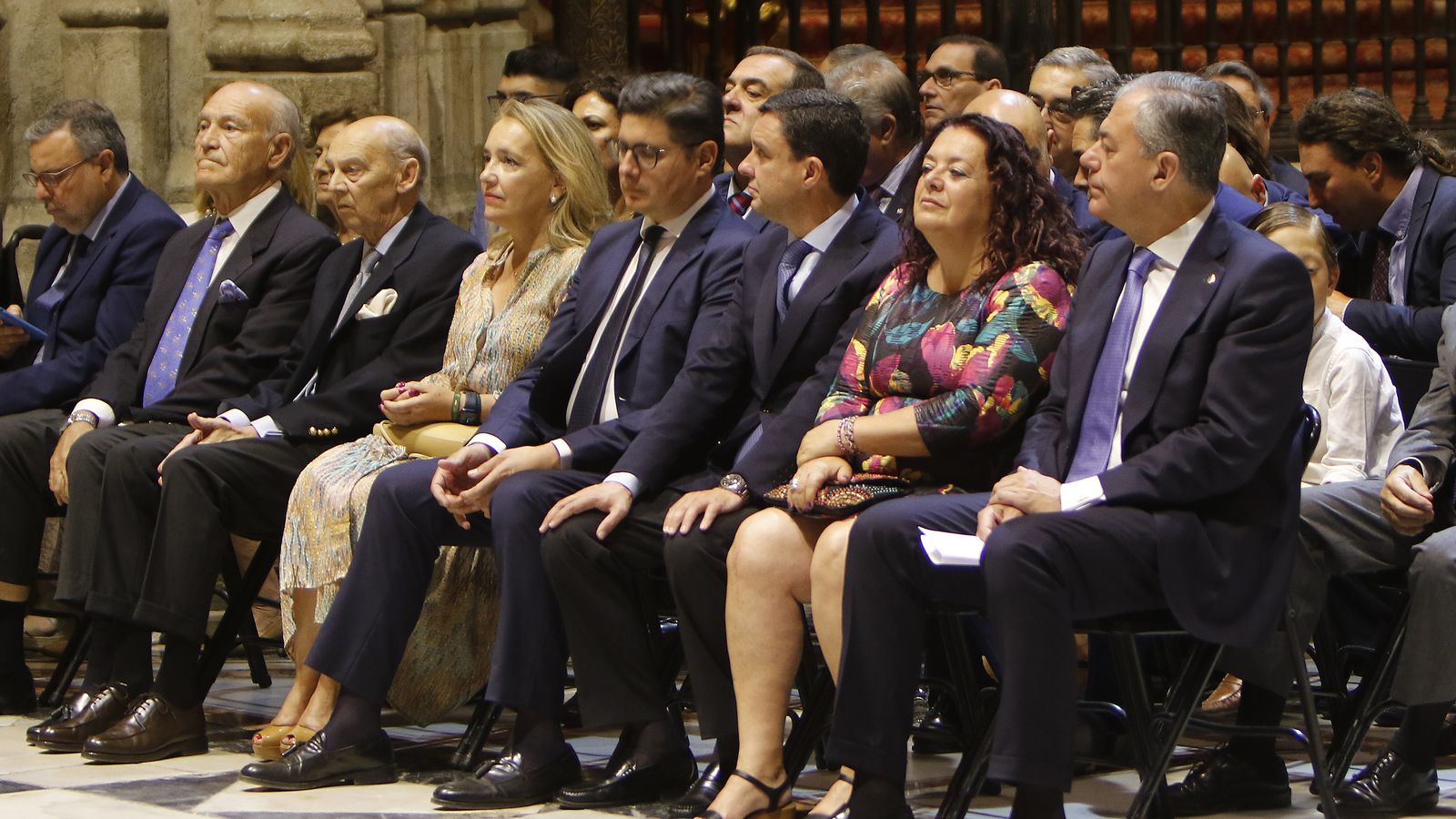 Autoridades y representantes de la corporación municipal en el pregón