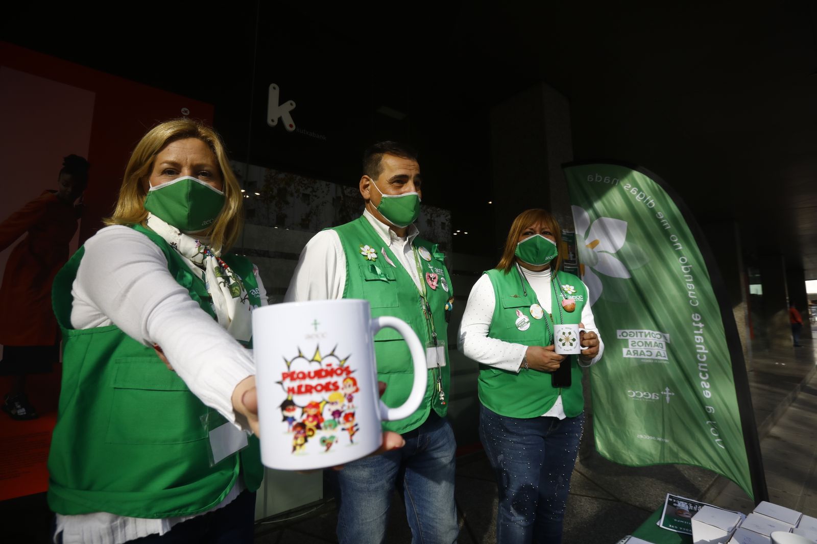 La AECC conmemora el Día Mundial contra el Cáncer en Córdoba.
