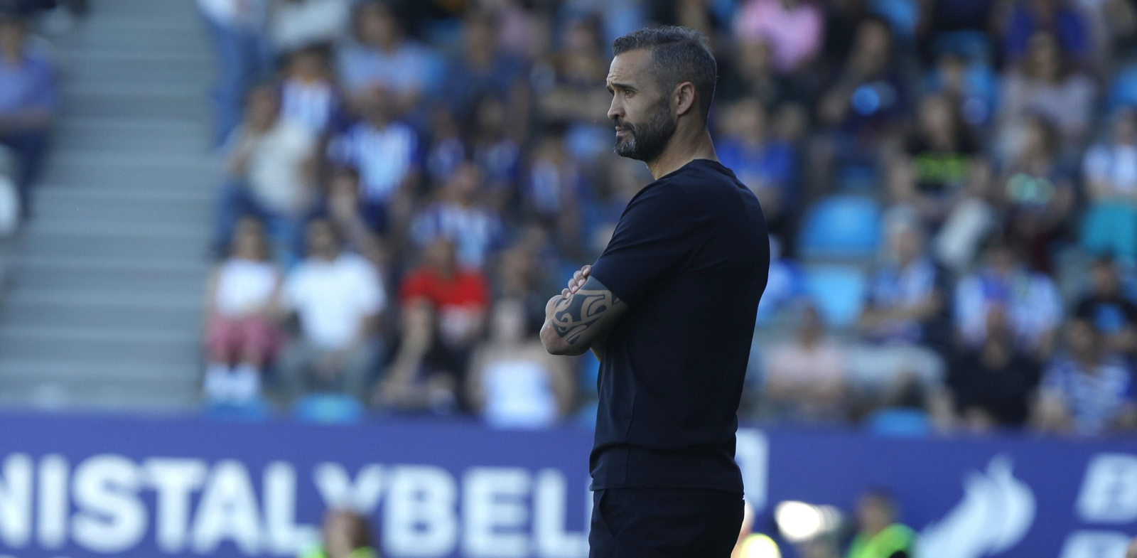 Juanfran García, entrenador de la Ponferradina, en el partido ante el Córdoba CF.