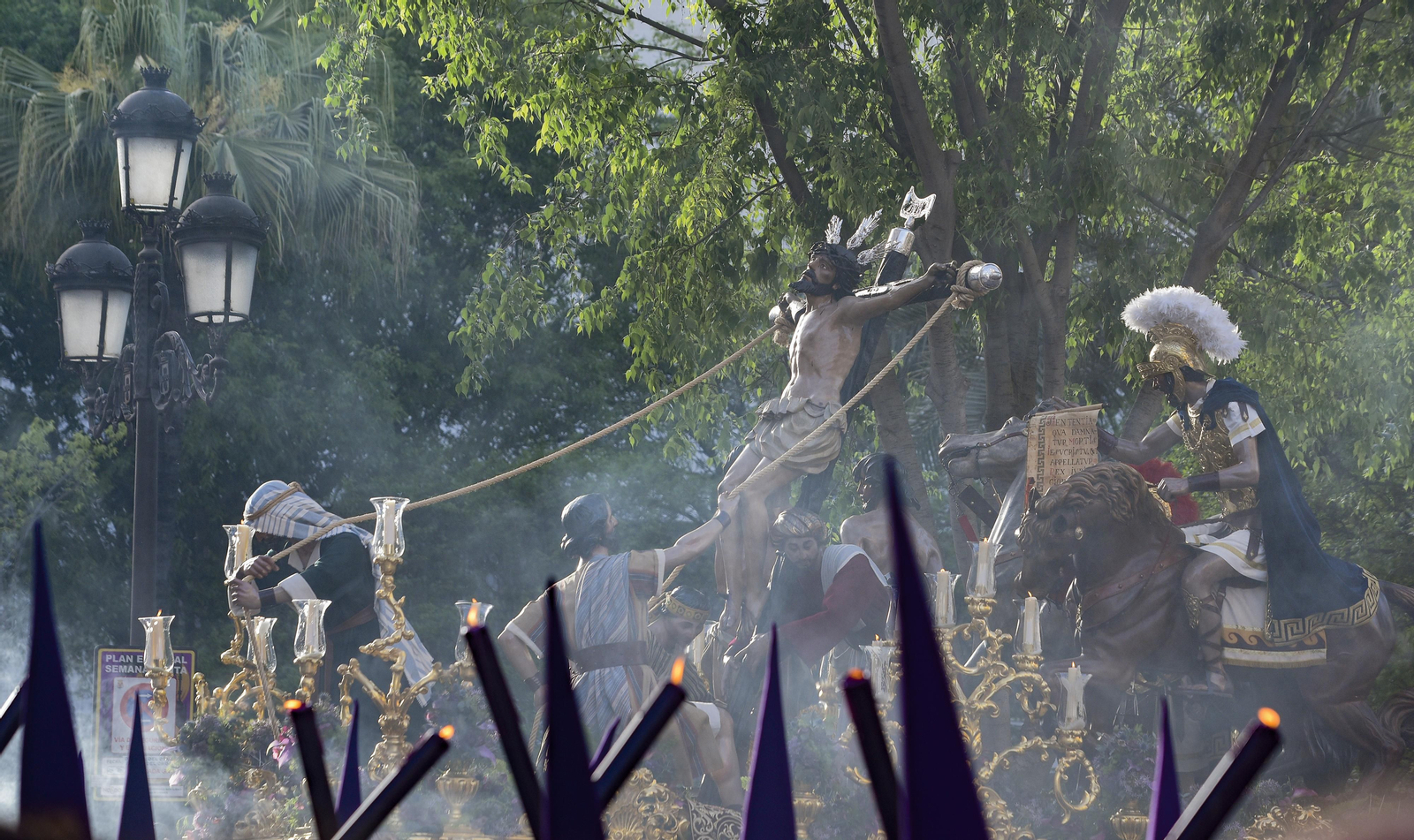Las imágenes del Santo Entierro Grande por la Campana