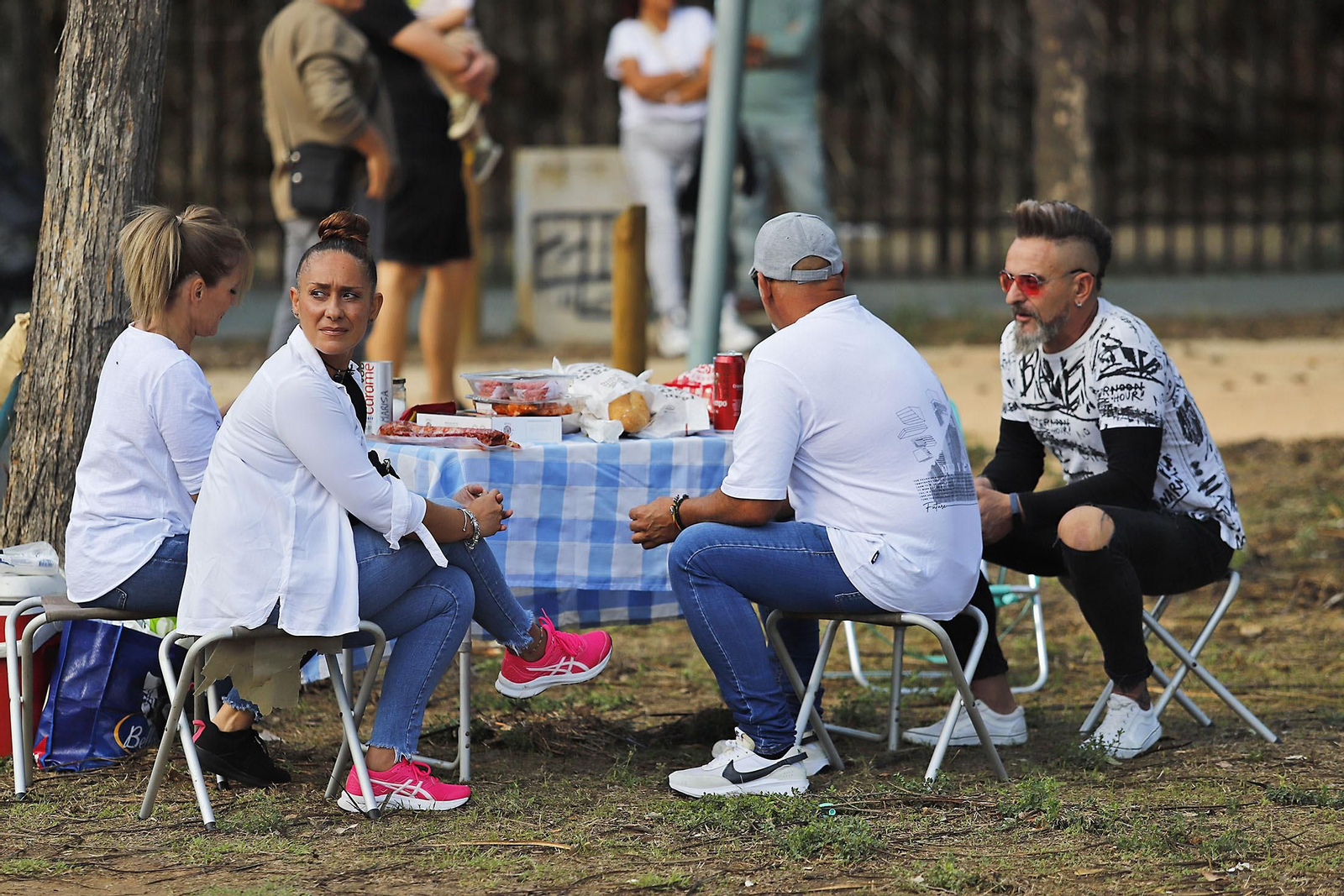 Imágenes de la convivencia carnavalera del Parque Moret en Huelva