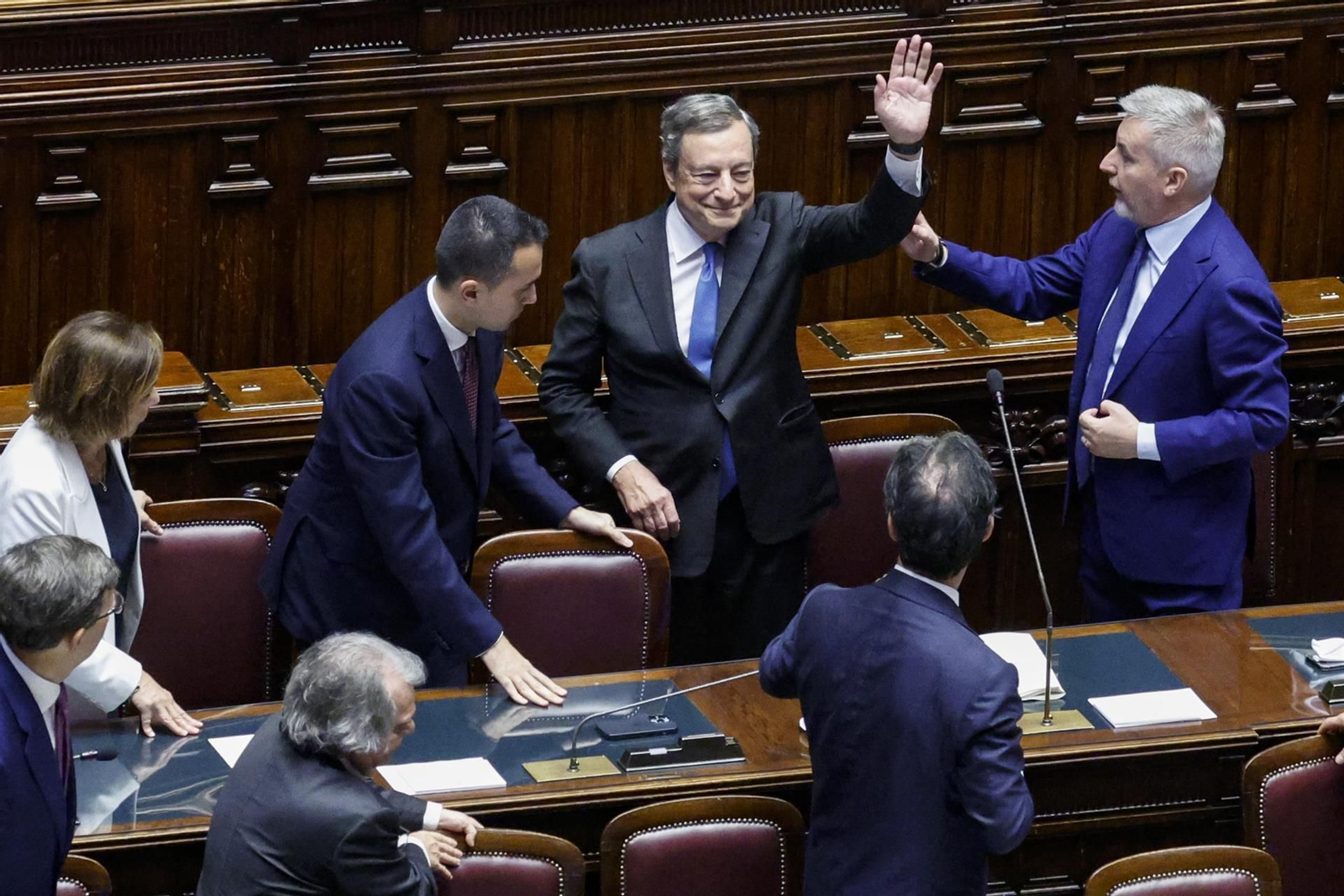 El primer ministro italiano, Mario Draghi, en la Cámara de Diputados, donde fue acogido con aplausos.