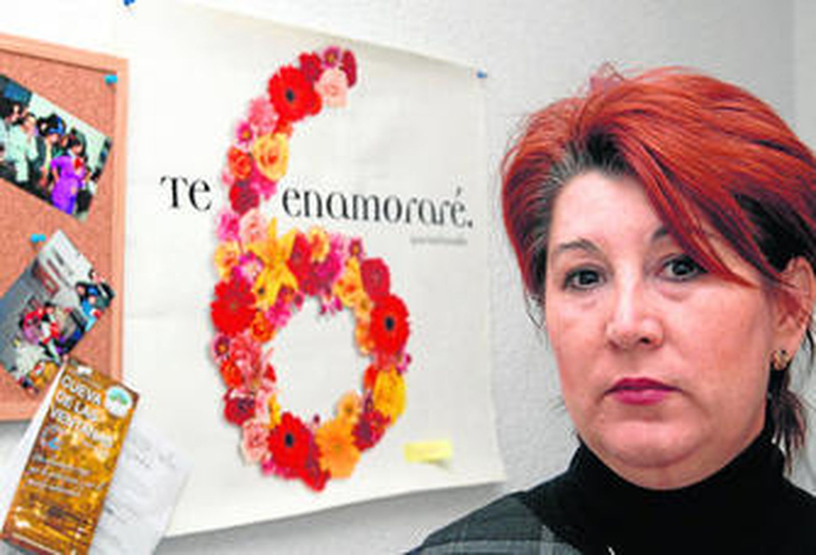 Lola Morales atiende a las víctimas en la sede de Arco Iris.