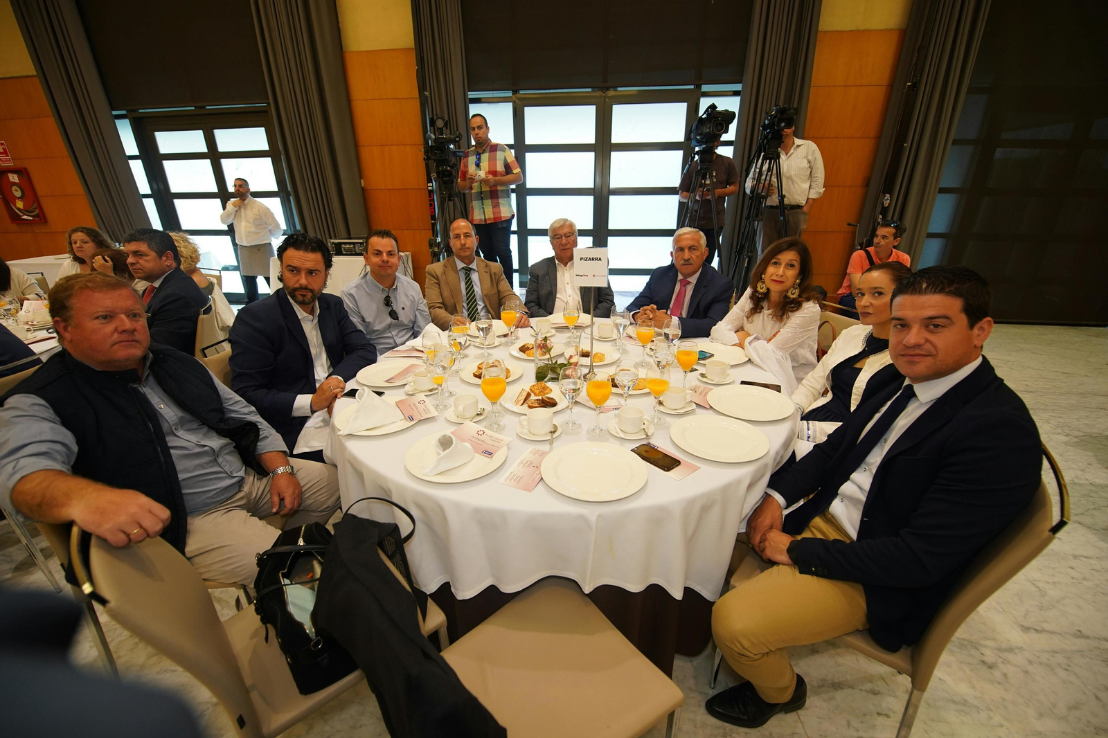 Las imágenes del desayuno-coloquio con Isabel García Tejerina