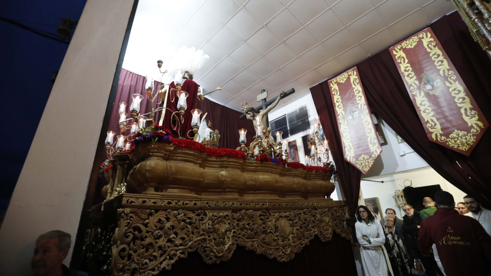 Fotos del Viernes Santo en La Línea: Cristo del Mar y Luz y Esperanza Nuestra, Soledad y Santo Entierro, Cristo del Amor y Misericordia y Amargura.